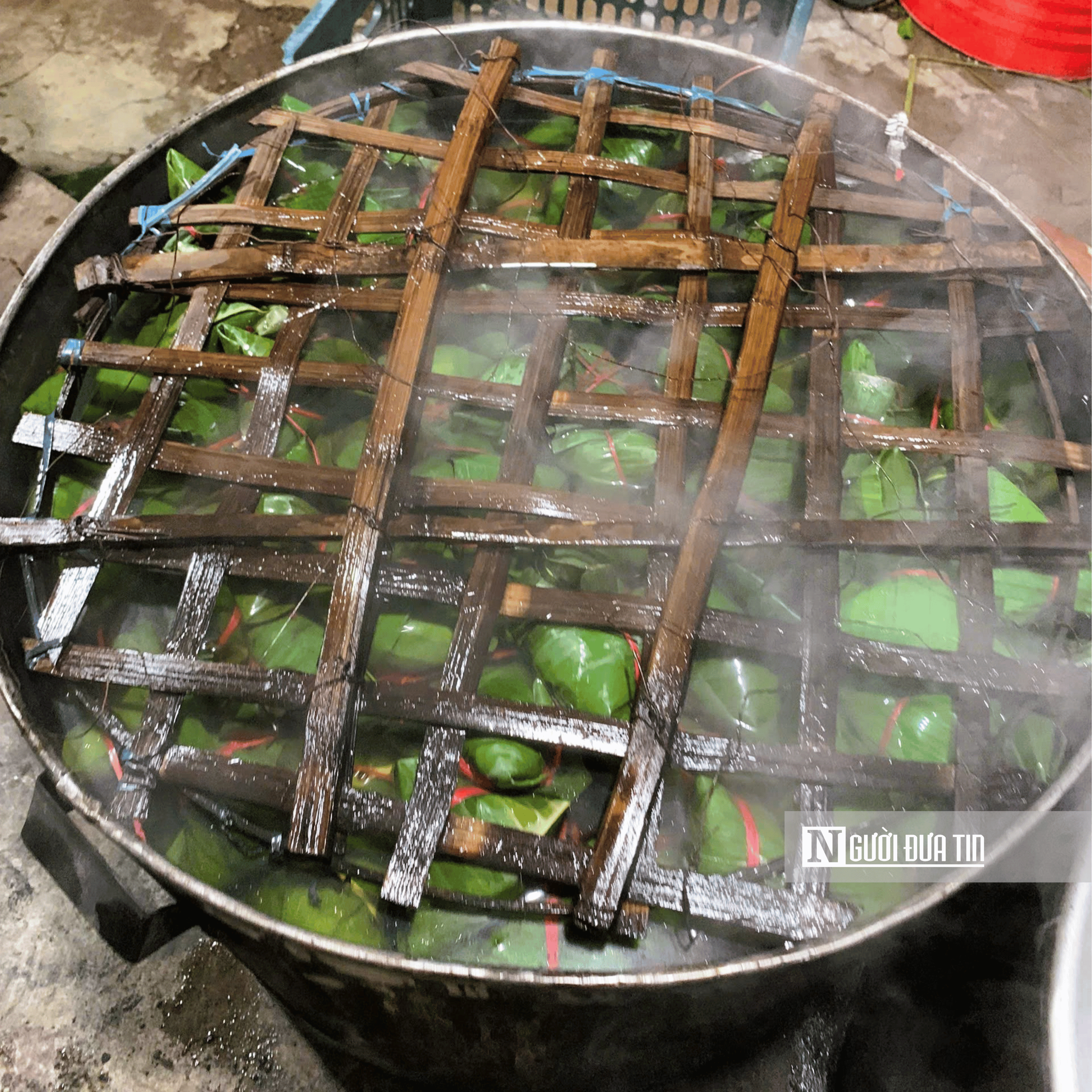 Vừa gánh thiệt hại do thiên tai, người dân Đà Nẵng chung tay ủng hộ đồng bào nơi tâm lũ Gia Lai, Đắk Lắk- Ảnh 4.