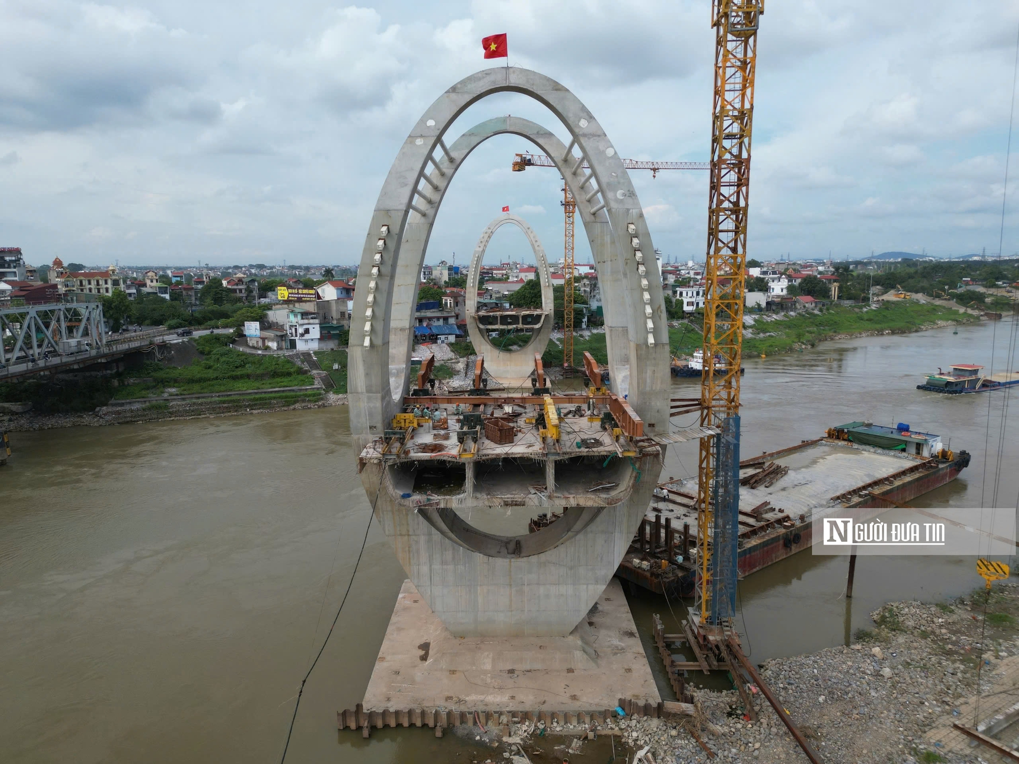 Dự &aacute;n cầu Đuống tiếp tục chậm tiến độ, l&ugrave;i thời điểm c&aacute;n đ&iacute;ch sang năm sau - Ảnh 3.