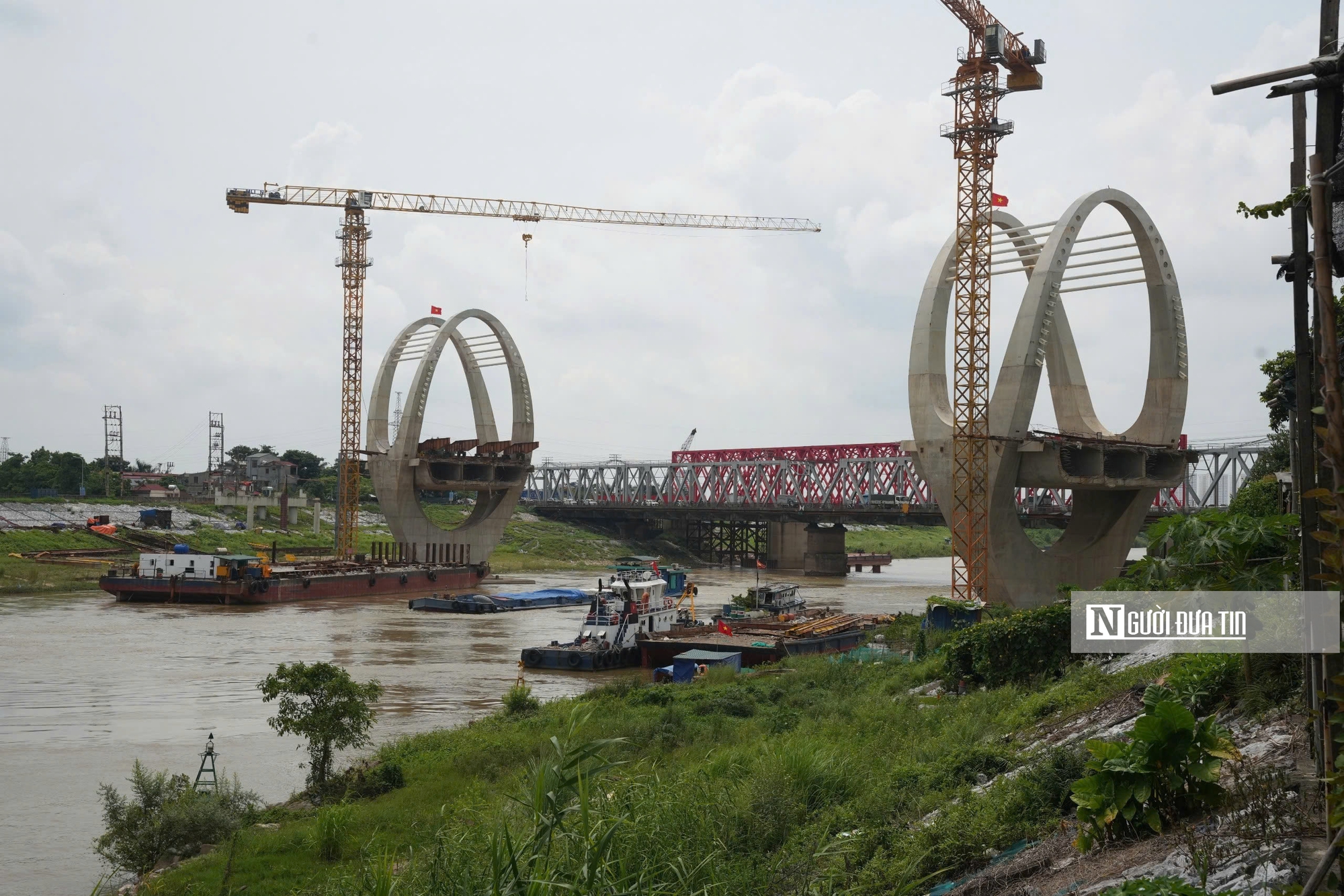 Dự &aacute;n cầu Đuống tiếp tục chậm tiến độ, l&ugrave;i thời điểm c&aacute;n đ&iacute;ch sang năm sau - Ảnh 4.