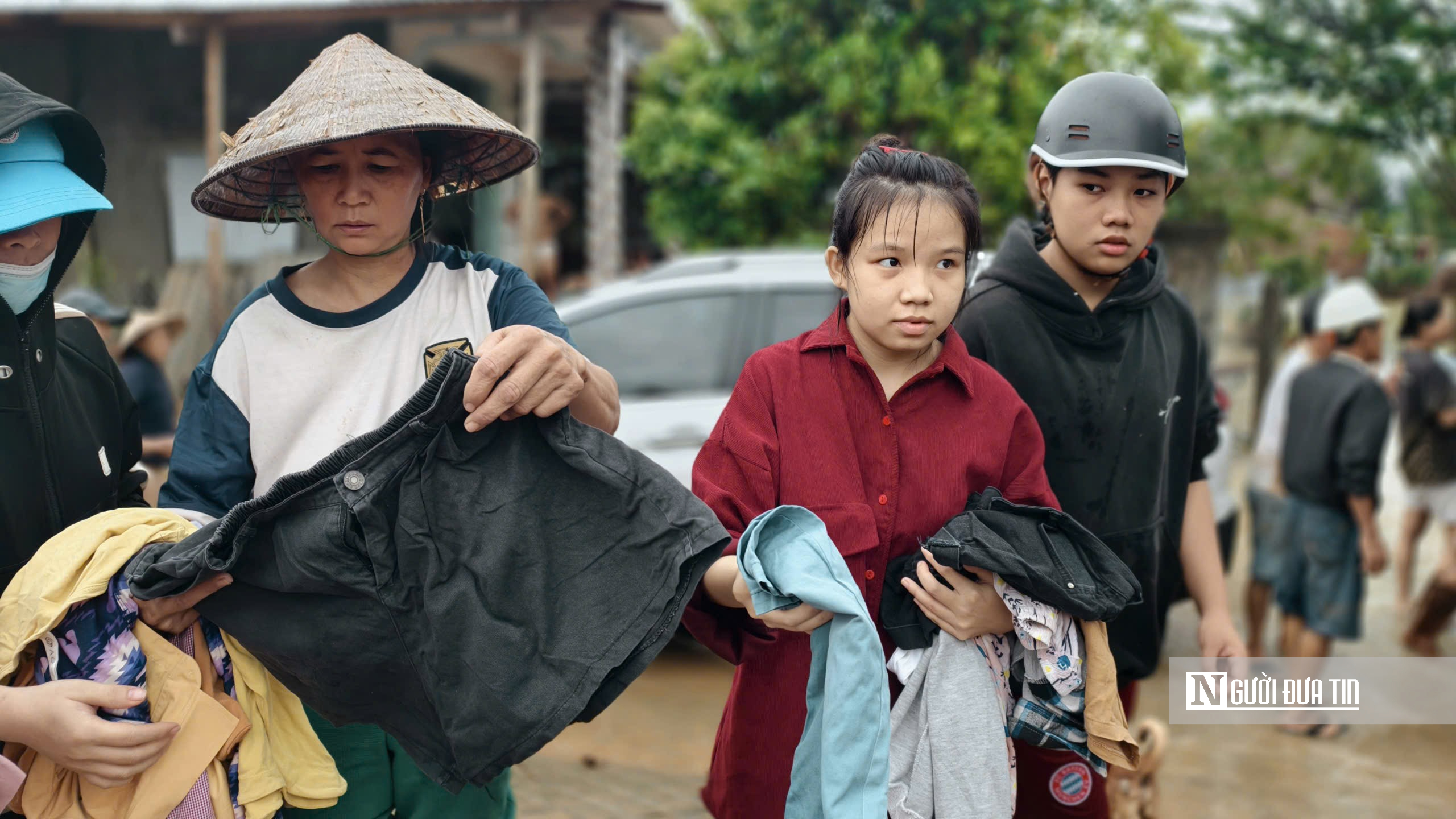 Đắk Lắk: Cận cảnh rốn lũ Hoà Thịnh ngập trong biển nước- Ảnh 11.