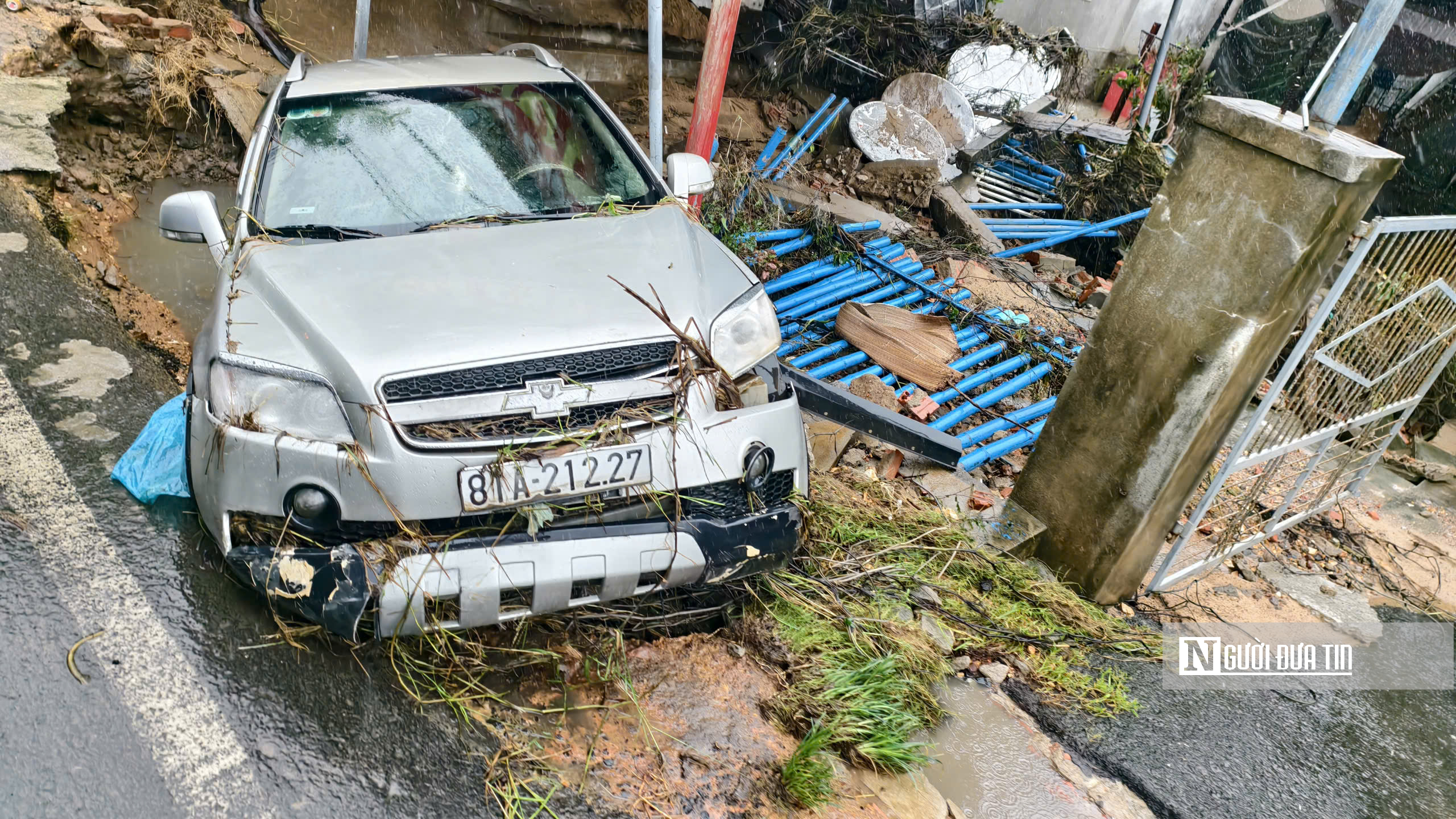 Đắk Lắk: Cận cảnh rốn lũ Hoà Thịnh ngập trong biển nước- Ảnh 9.