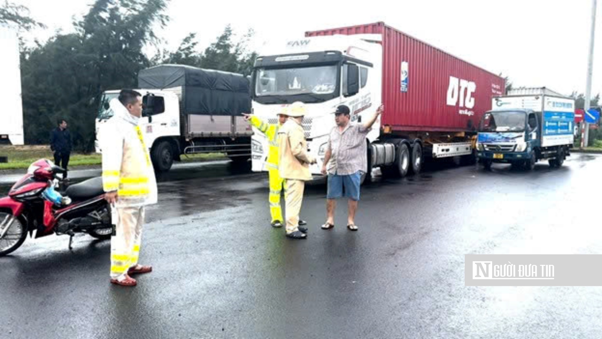 Đắk Lắk: Giao thông tê liệt, công tác cứu trợ gặp nhiều khó khăn- Ảnh 9.