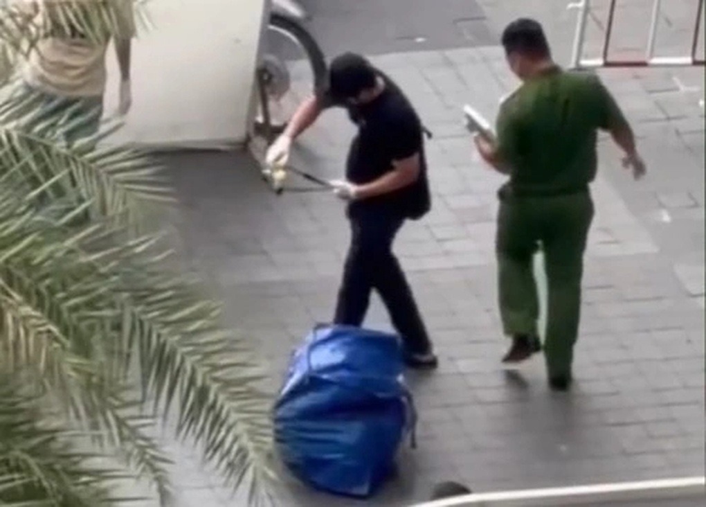 Phát hiện thi thể người đàn ông trong túi màu xanh ở TP.HCM- Ảnh 1.