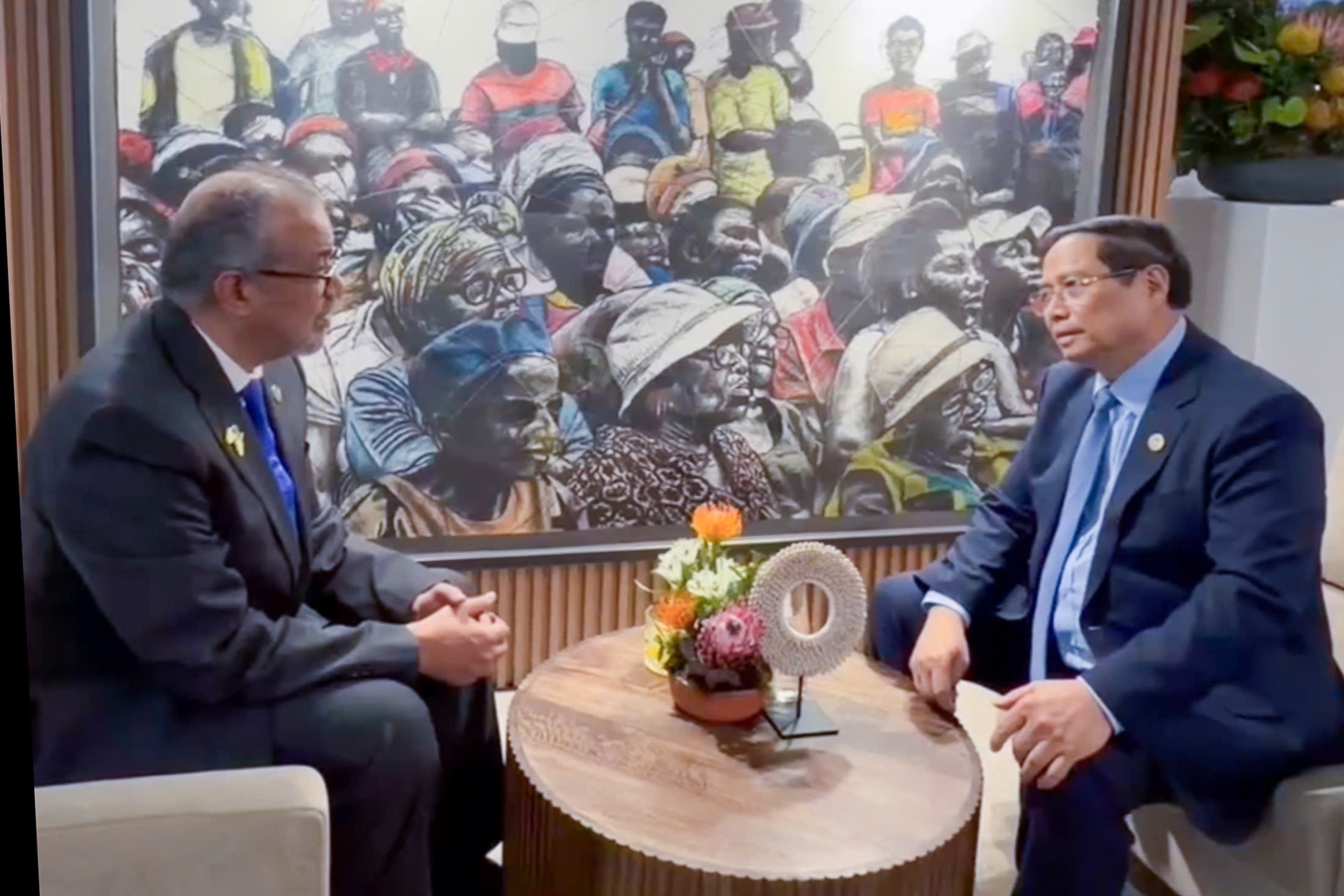 Thủ tướng đề nghị WHO hỗ trợ phòng ngừa dịch bệnh sau bão lũ lịch sử - Ảnh 1.