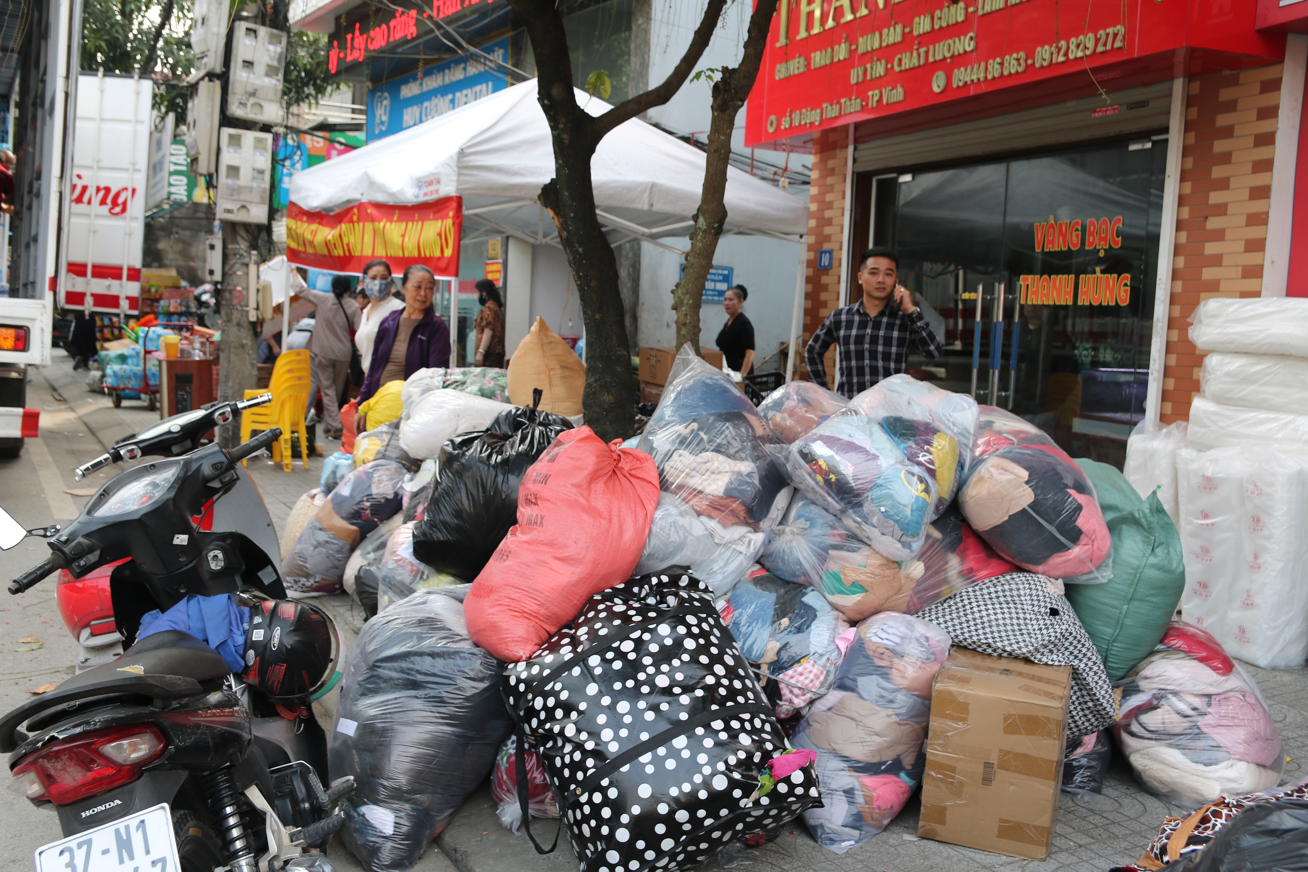 Tấm lòng của người dân xứ Nghệ gửi tới bà con vùng lũ Nam Trung Bộ và Tây Nguyên - Ảnh 9.