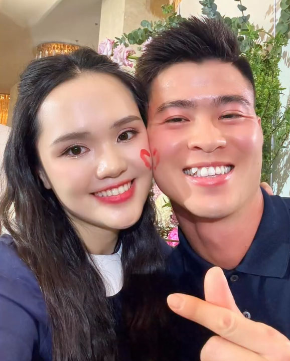 Trung vệ Đỗ Duy Mạnh hạnh phúc viên mãn bên "tiểu thư" Hà thành sau 5 năm kết hôn - Ảnh 5.