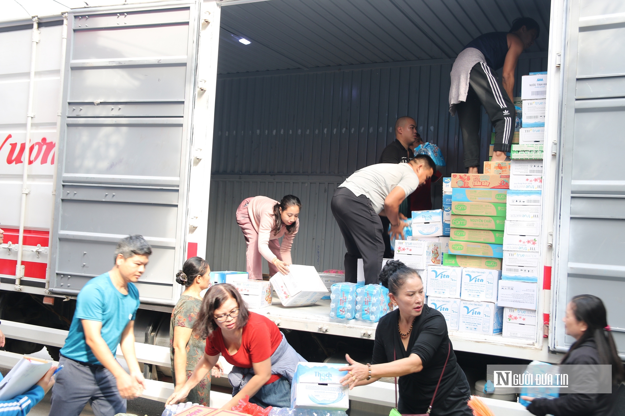 Tấm lòng của người dân xứ Nghệ gửi tới bà con vùng lũ Nam Trung Bộ và Tây Nguyên - Ảnh 13.