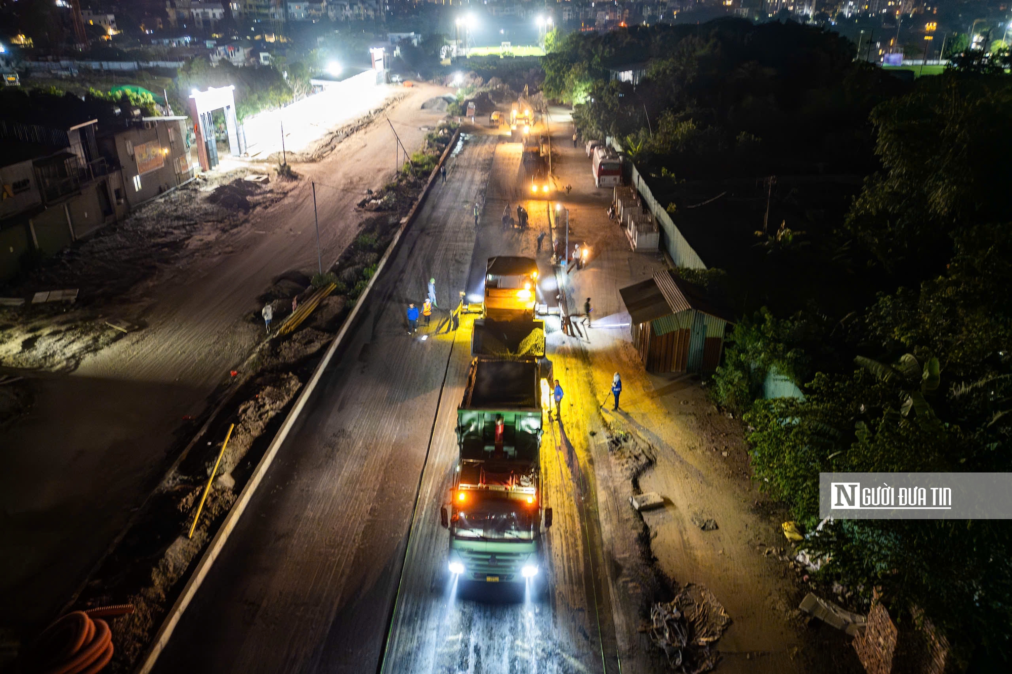 Hà Nội: Nhộn nhịp trên công trường đường nghìn tỷ thi công xuyên đêm- Ảnh 1.