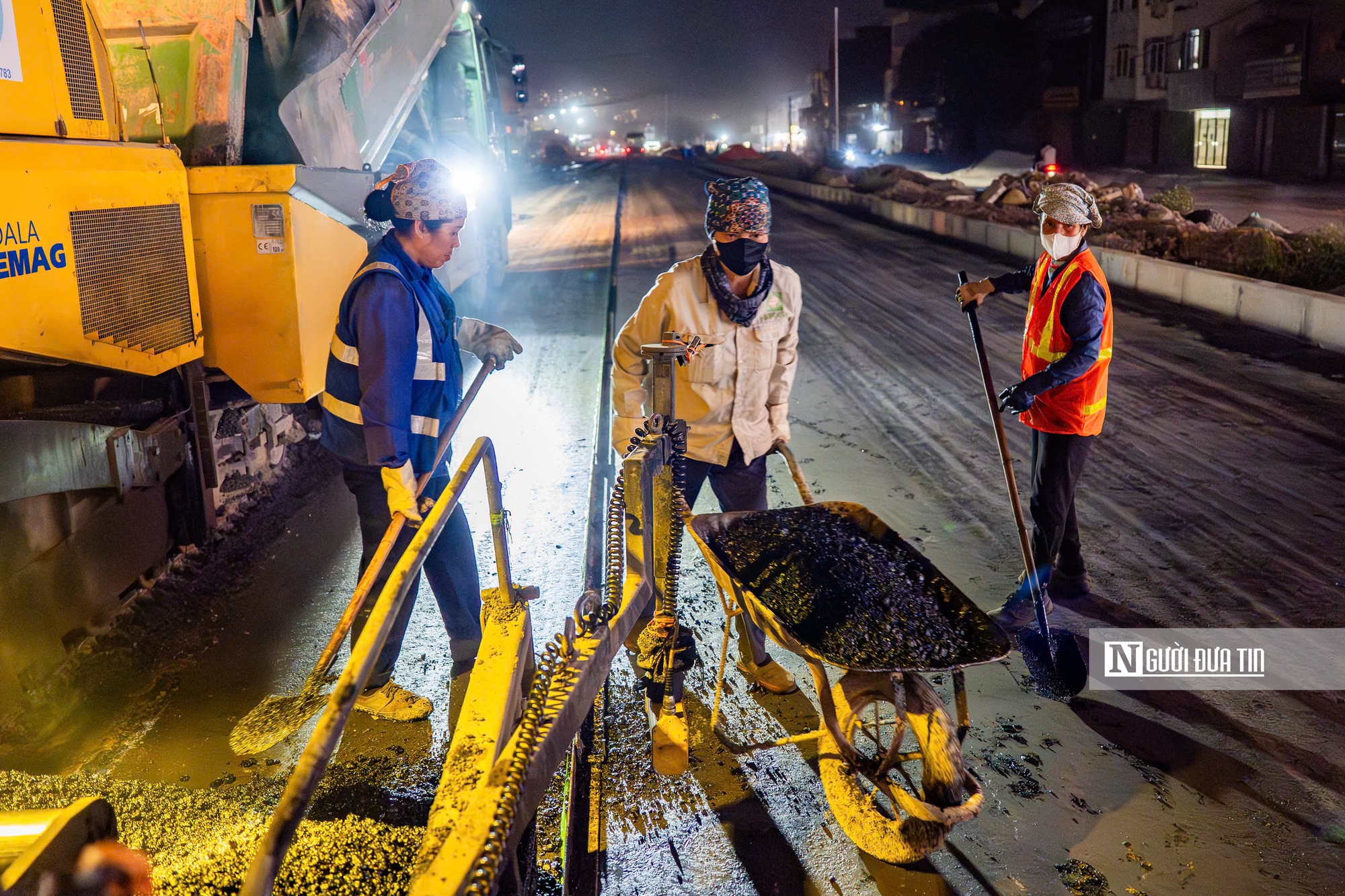 Hà Nội: Nhộn nhịp trên công trường đường nghìn tỷ thi công xuyên đêm- Ảnh 4.