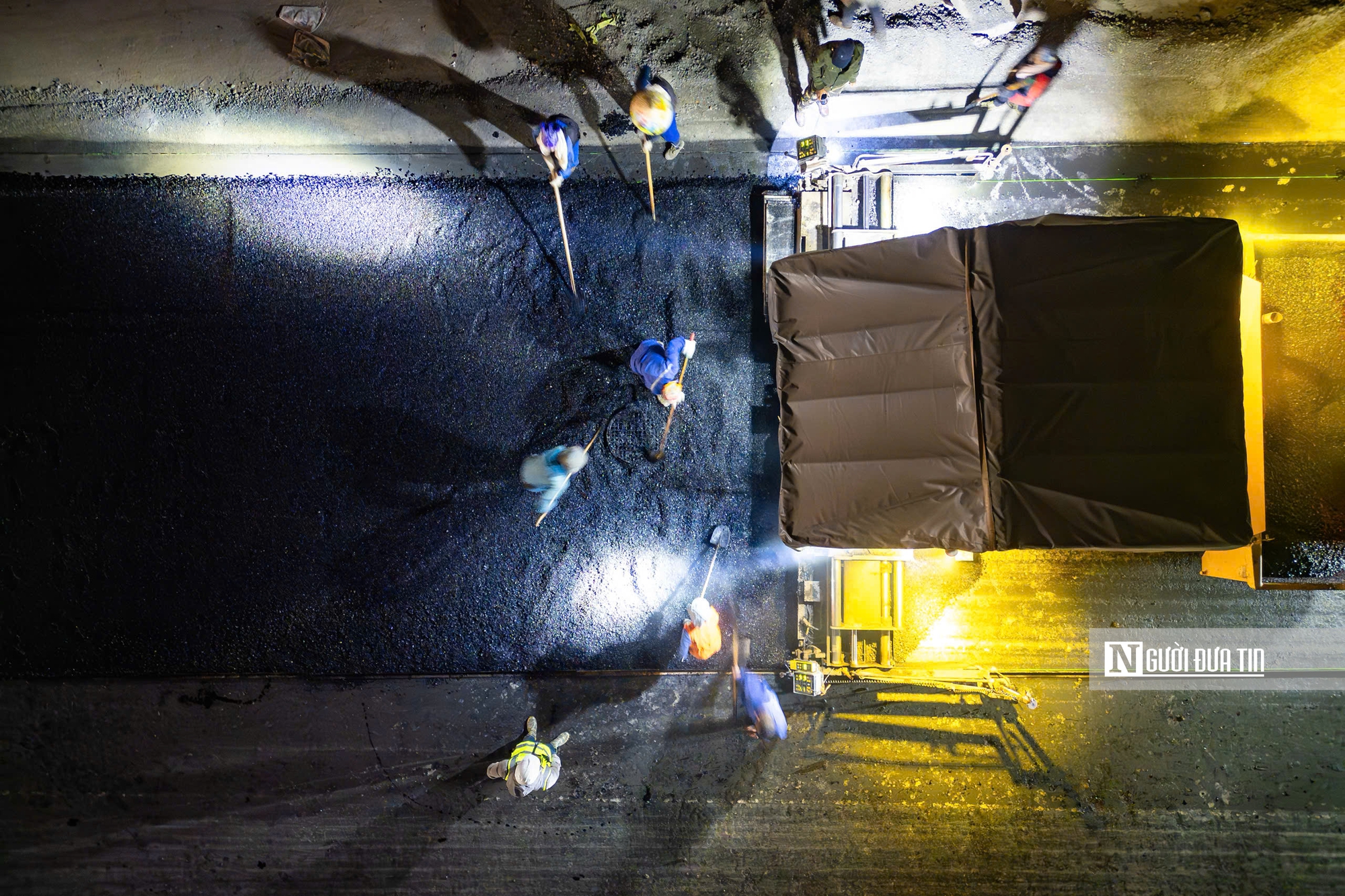 Hà Nội: Nhộn nhịp trên công trường đường nghìn tỷ thi công xuyên đêm- Ảnh 10.