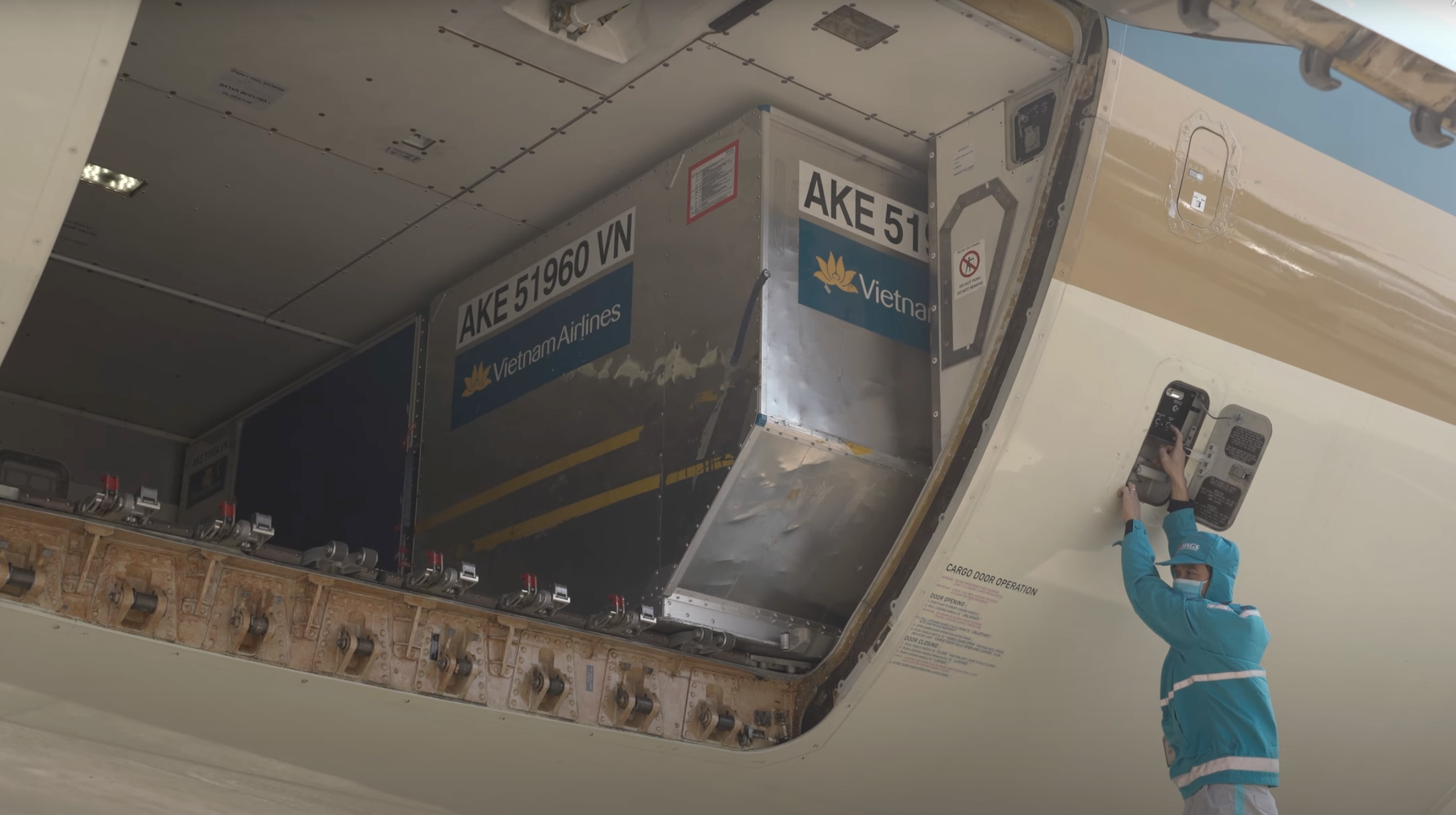 Vietnam Airlines giảm phát thải 2,43 tấn CO2 trong chiến dịch “Bay nhẹ tới Hà Nội” - Ảnh 1.