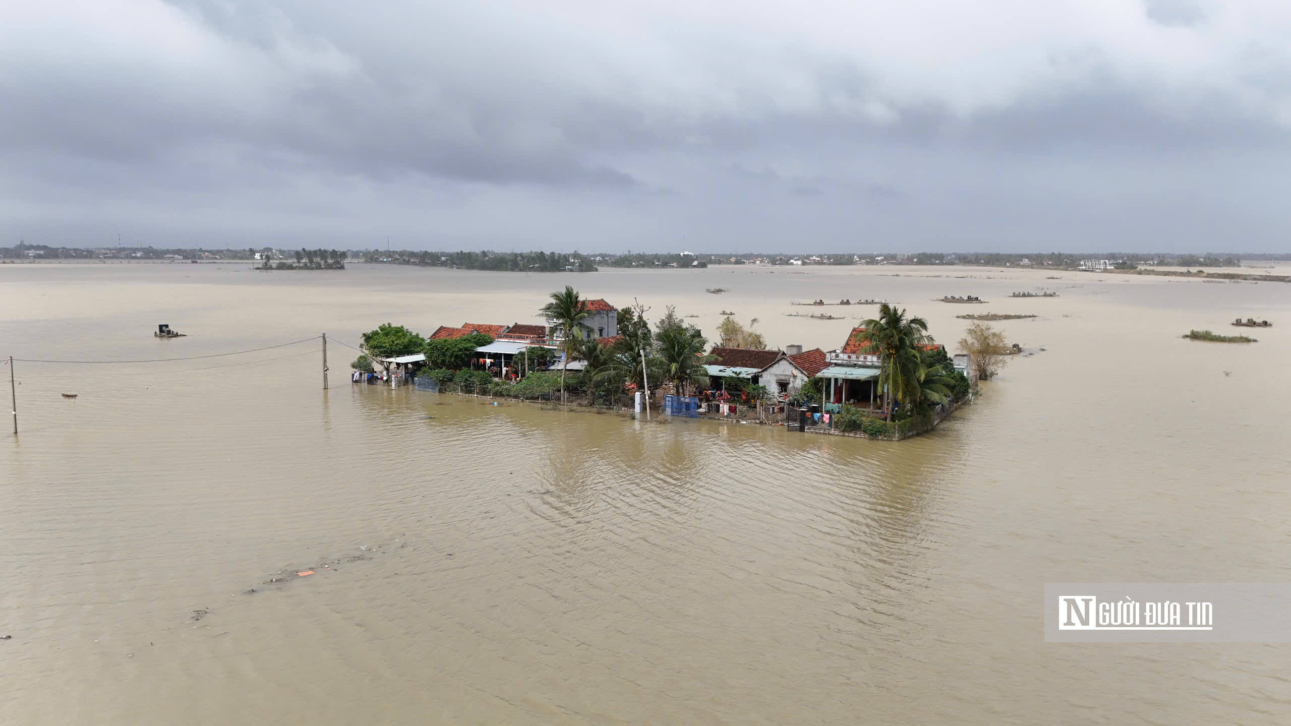 Nước rút chậm, nhiều nơi ở Đắk Lắk vẫn ngập trong nước- Ảnh 1. Nước rút chậm, nhiều nơi ở Đắk Lắk vẫn ngập trong nước- Ảnh 1.