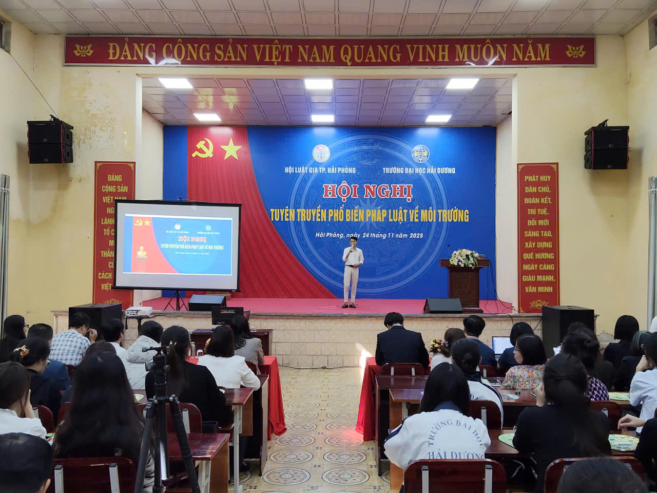 Hội Luật gia Hải Phòng truyền cảm hứng bảo vệ môi trường cho 300 sinh viên- Ảnh 1.