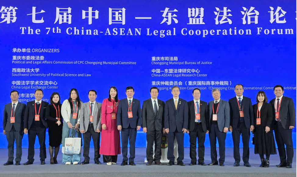 Đoàn công tác của Hội Luật gia Việt Nam tham dự Diễn đàn Hợp tác pháp luật Trung Quốc - ASEAN lần thứ 7 - Ảnh 3.