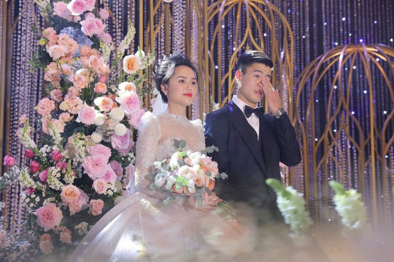 Trung vệ Đỗ Duy Mạnh hạnh phúc viên mãn bên "tiểu thư" Hà thành sau 5 năm kết hôn - Ảnh 2.