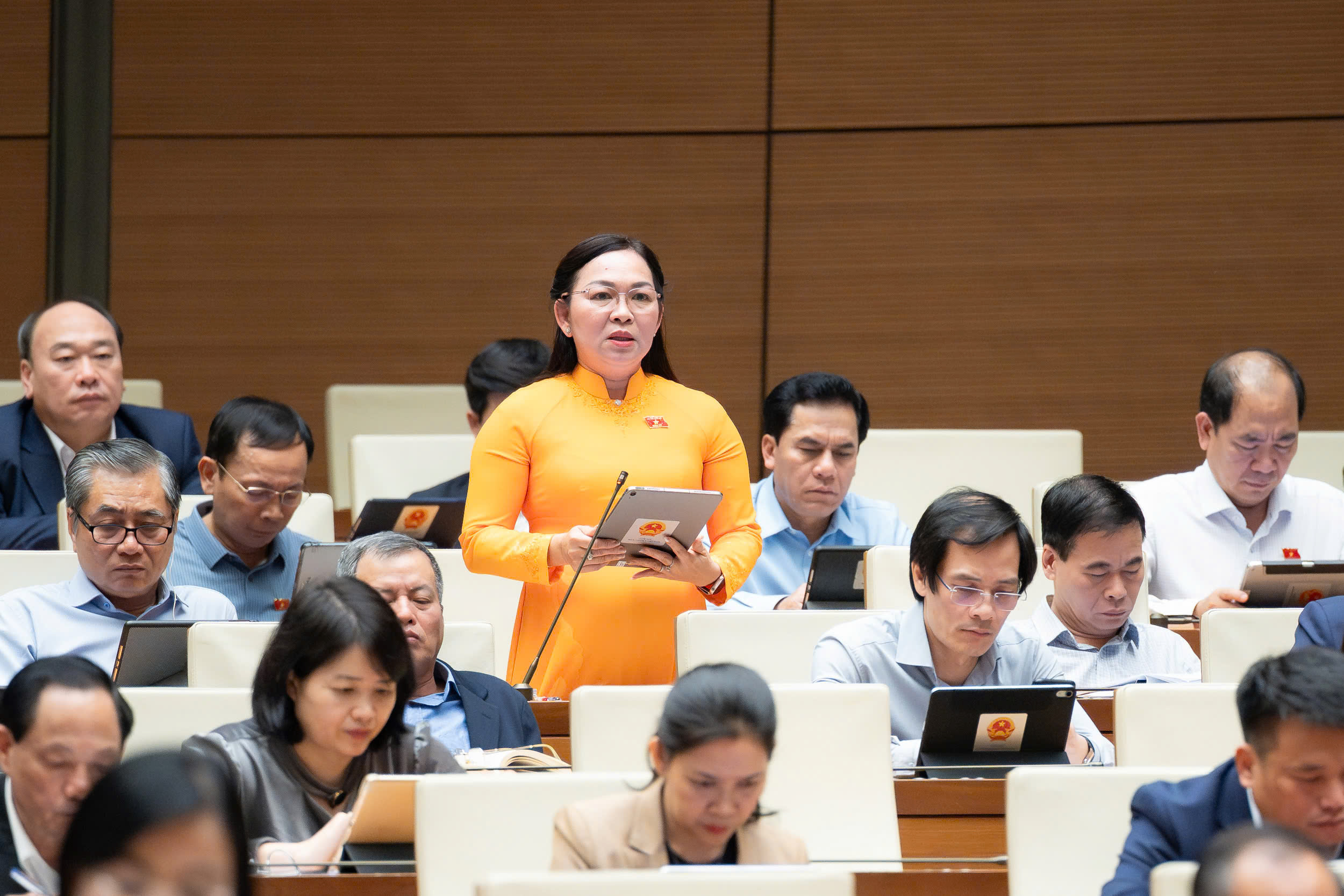 ĐBQH: Mạng xã hội phải chia sẻ doanh thu khi sử dụng thông tin từ báo chí - Ảnh 3.