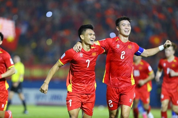 Trung vệ Đỗ Duy Mạnh hạnh phúc viên mãn bên "tiểu thư" Hà thành sau 5 năm kết hôn - Ảnh 4.