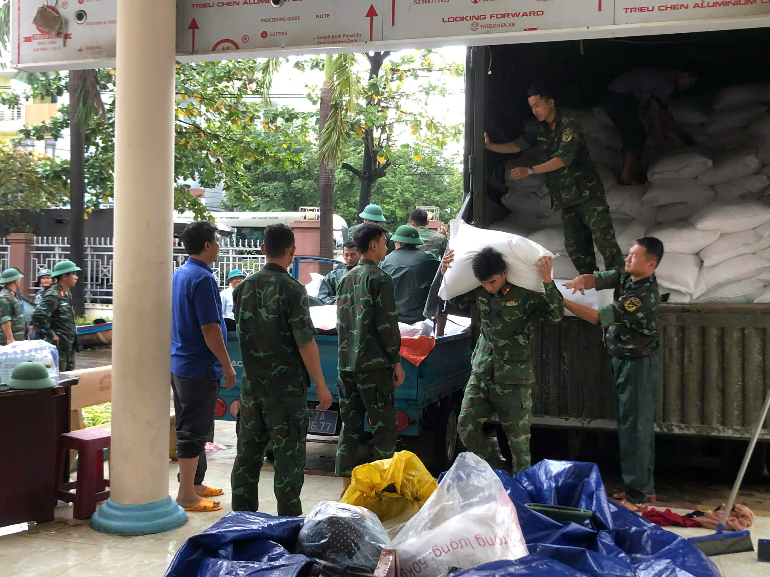 Những "người hùng" thầm lặng ở vùng lũ Đắk Lắk được khen thưởng đột xuất- Ảnh 6.