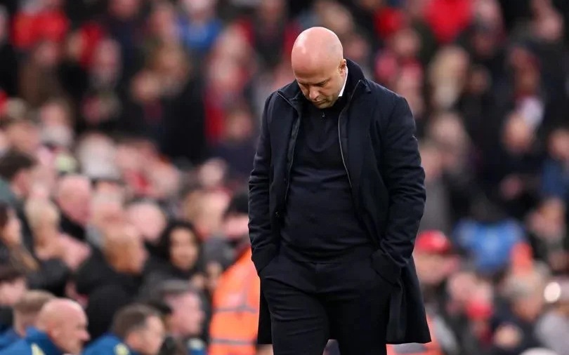 HLV Pep Guardiola thừa nhận "xấu hổ và ngượng ngùng" - Ảnh 2.