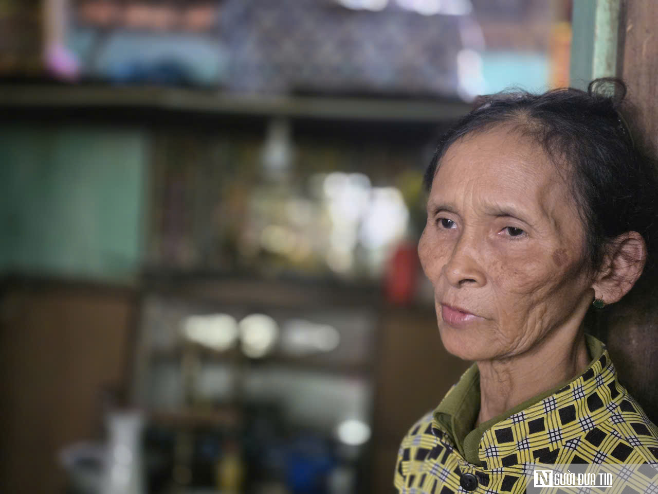 Ký ức lũ dâng chạm mái, nhiều hộ dân phải phá nóc nhà để thoát thân- Ảnh 1.