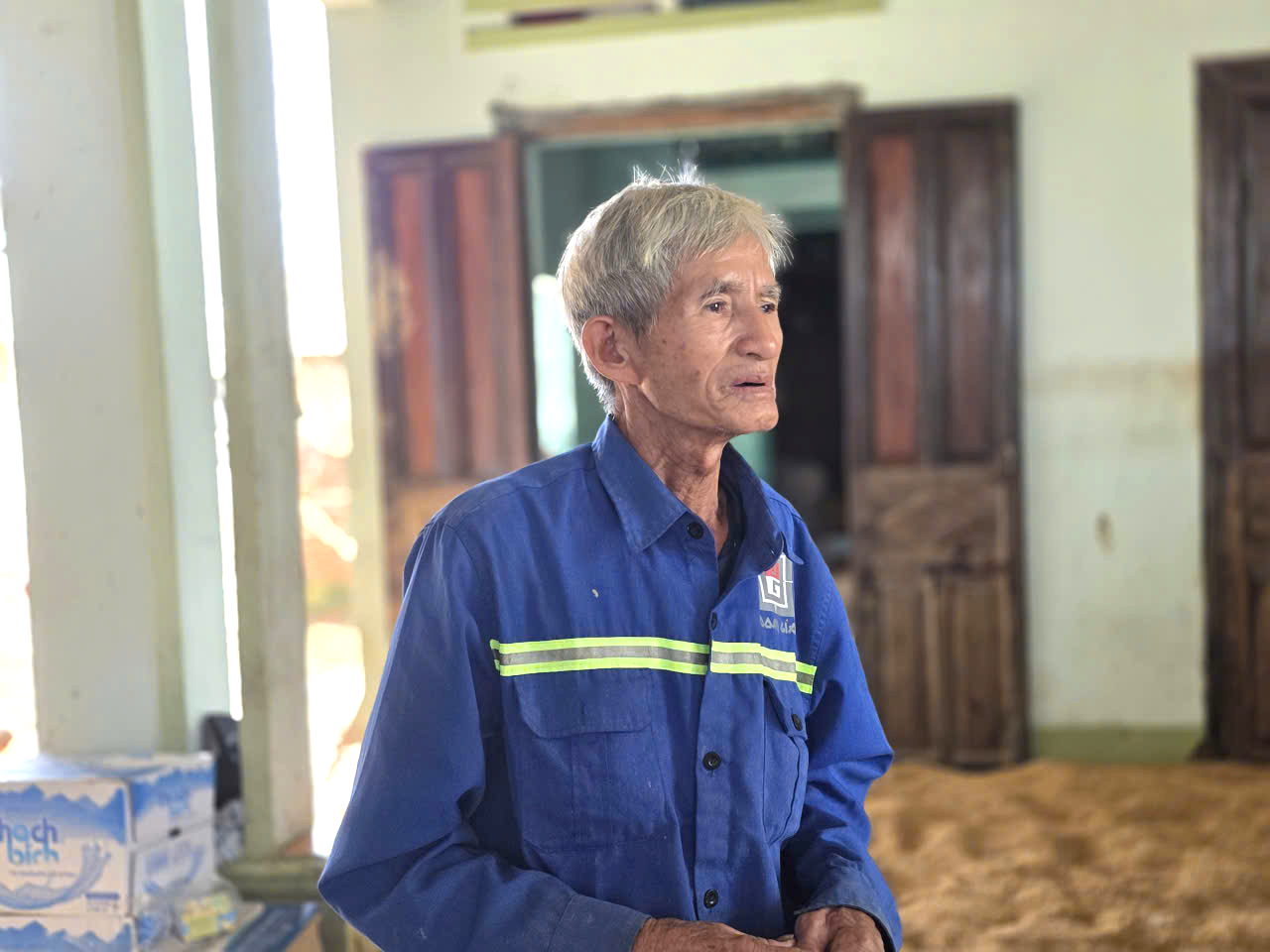 Tạp chí Đời sống và Pháp luật hỗ trợ các hộ có người tử vong, mất nhà do bão lũ tại Gia Lai, Đắk Lắk- Ảnh 1. Tạp chí Đời sống và Pháp luật hỗ trợ các hộ có người tử vong, mất nhà do bão lũ tại Gia Lai, Đắk Lắk- Ảnh 1.