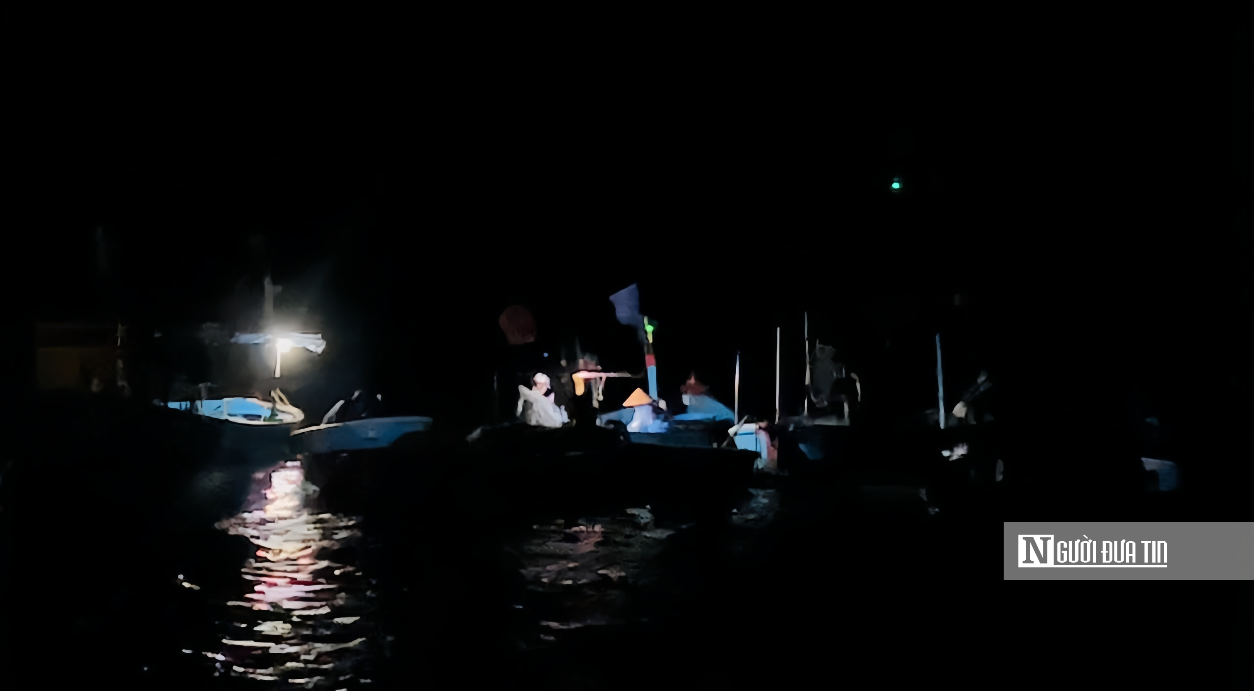 Mưu sinh trên thúng nhỏ: Lời kể của những người "làm ăn trên bọt nước" ở Sơn Trà- Ảnh 4.