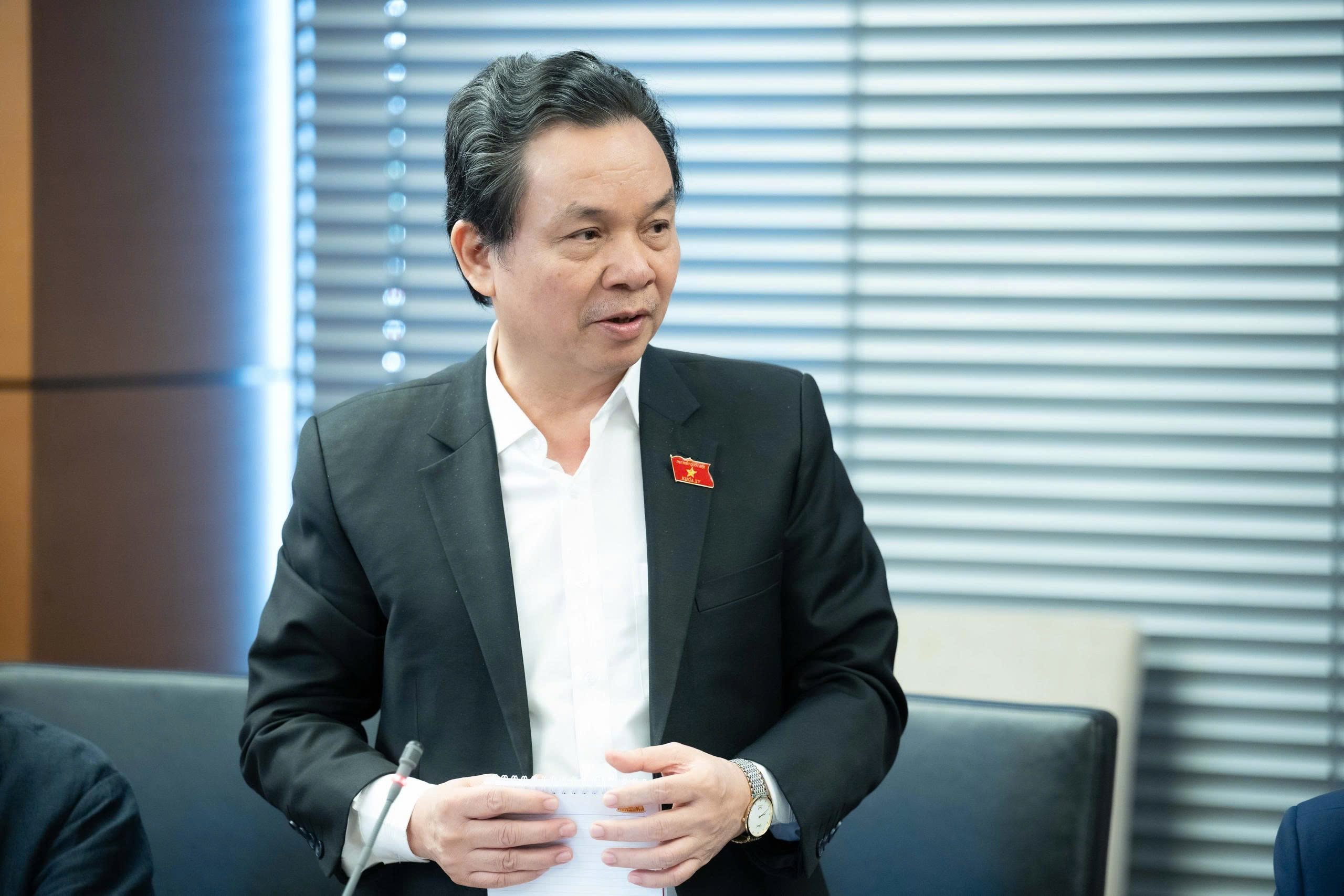 ĐBQH: Để học sinh cảm thấy phấn khởi, hấp dẫn, mong muốn được đến trường - Ảnh 1.