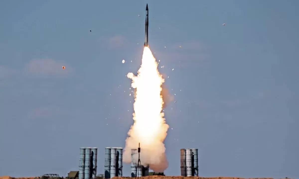 Bí ẩn đằng sau sự giống nhau kỳ lạ giữa tên lửa FP-7 Ukraine và S-400 Nga- Ảnh 3.