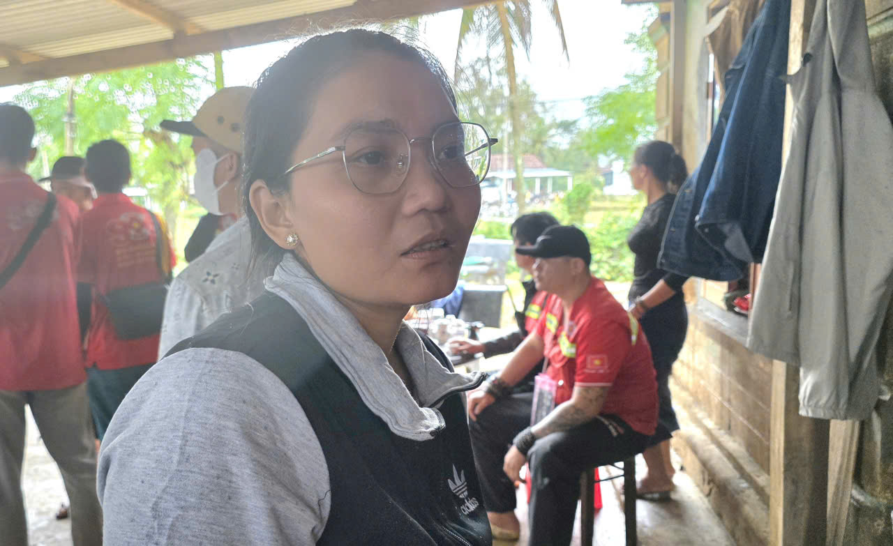 Ký ức lũ dâng chạm mái, nhiều hộ dân phải phá nóc nhà để thoát thân- Ảnh 8.