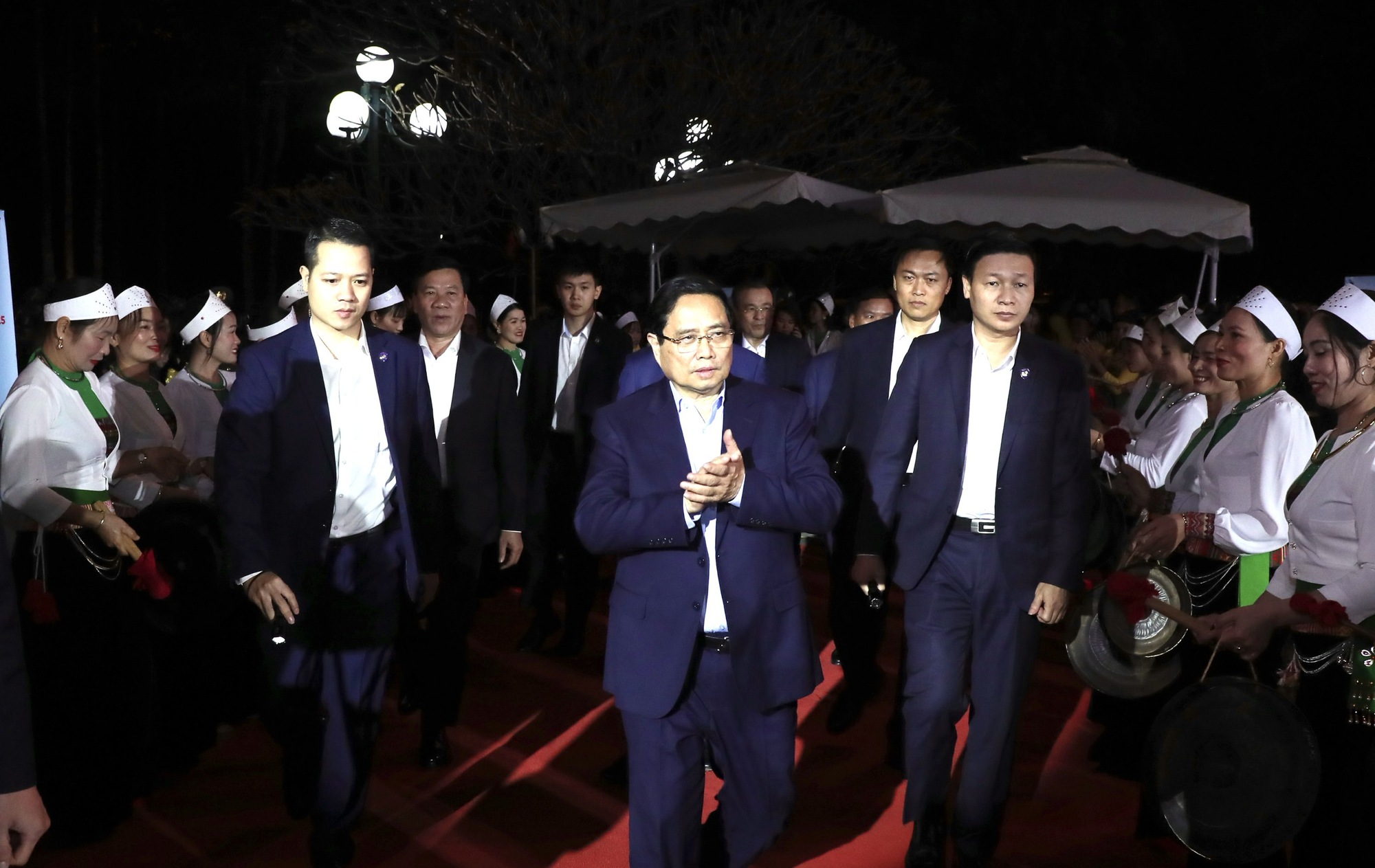 Đoàn kết, một lòng hướng về miền Trung- Ảnh 1.