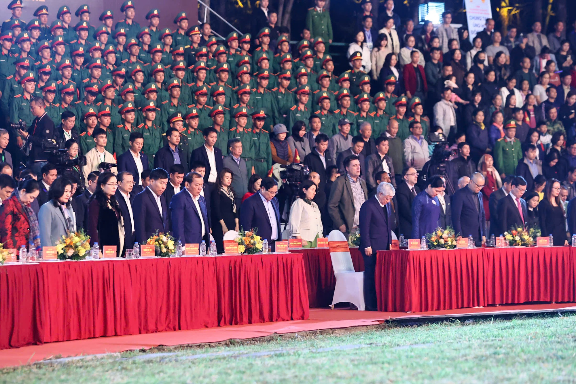 Đoàn kết, một lòng hướng về miền Trung- Ảnh 2.