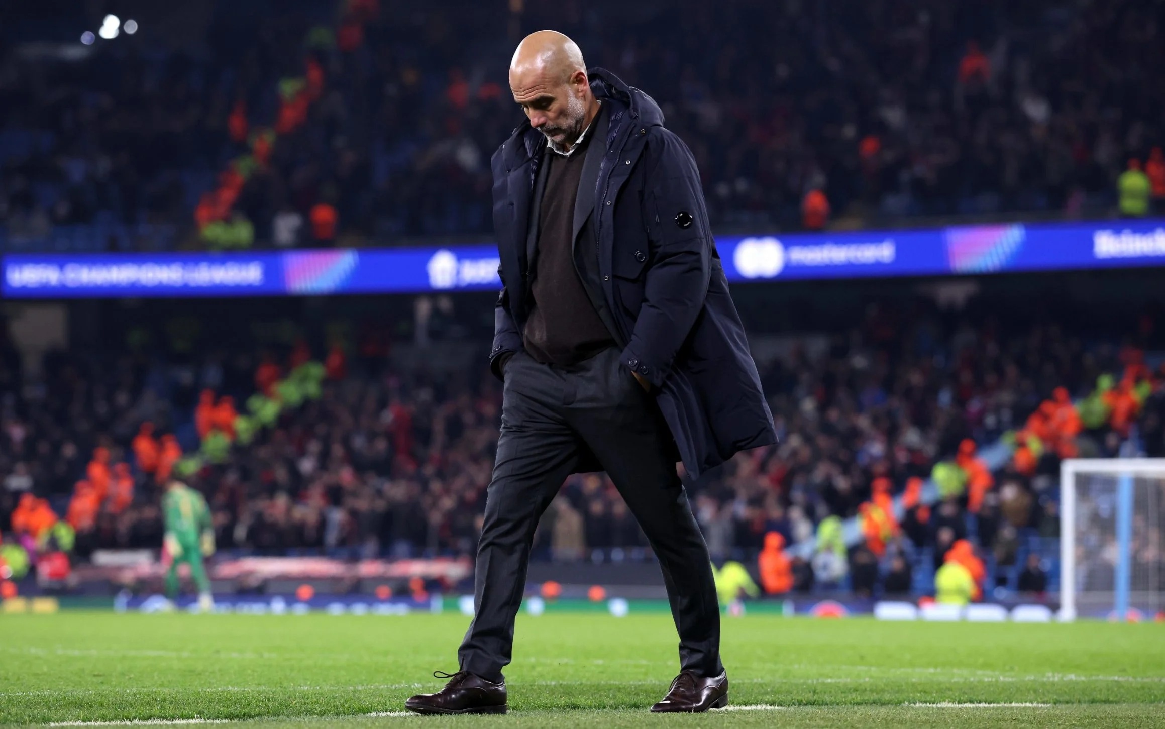 Man City gục ngã trước Leverkusen, Pep Guardiola nói lời cay đắng - Ảnh 1.