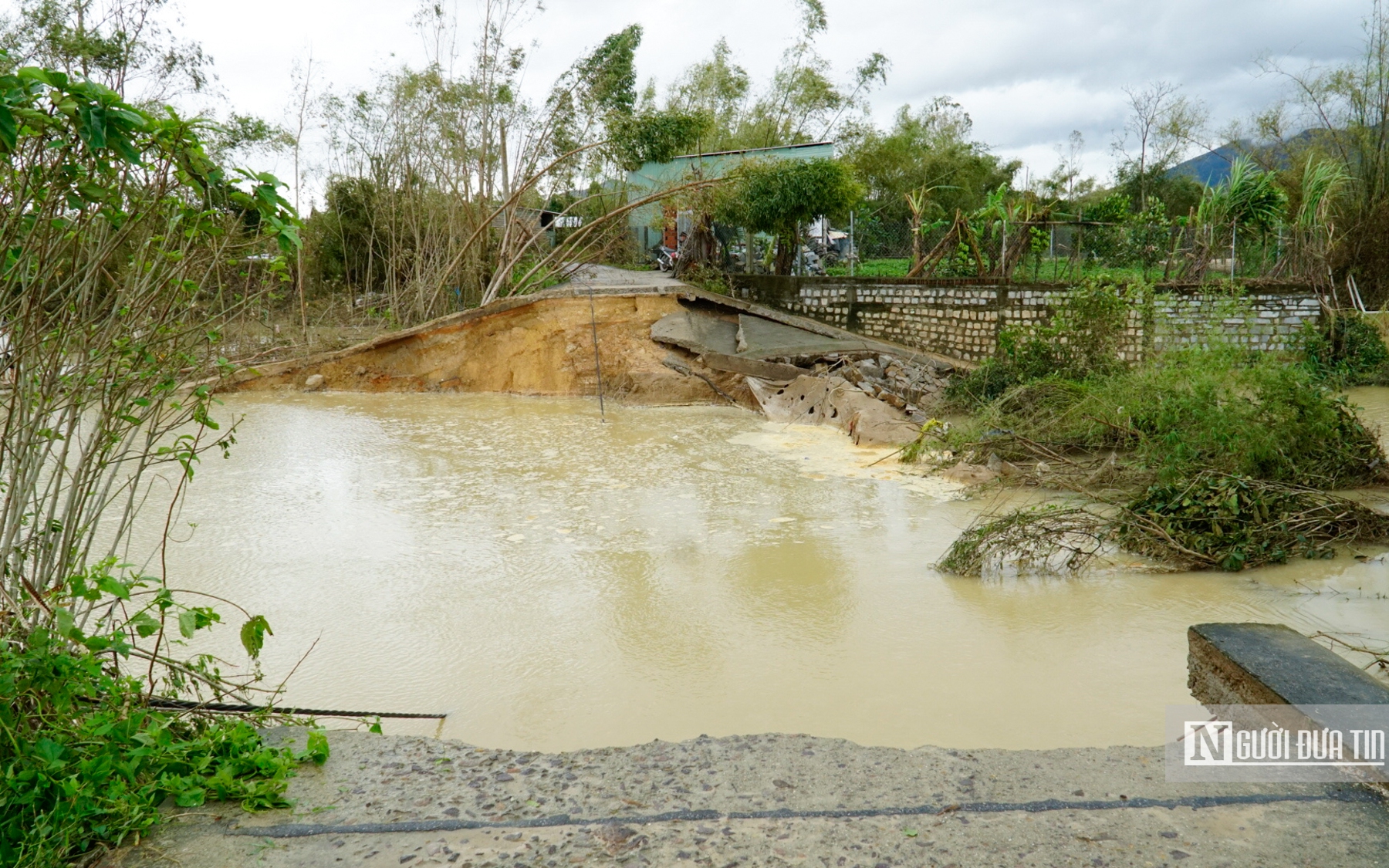 Gia Lai điều tiết nước hồ chứa, chủ động ứng phó với bão số 15- Ảnh 3.