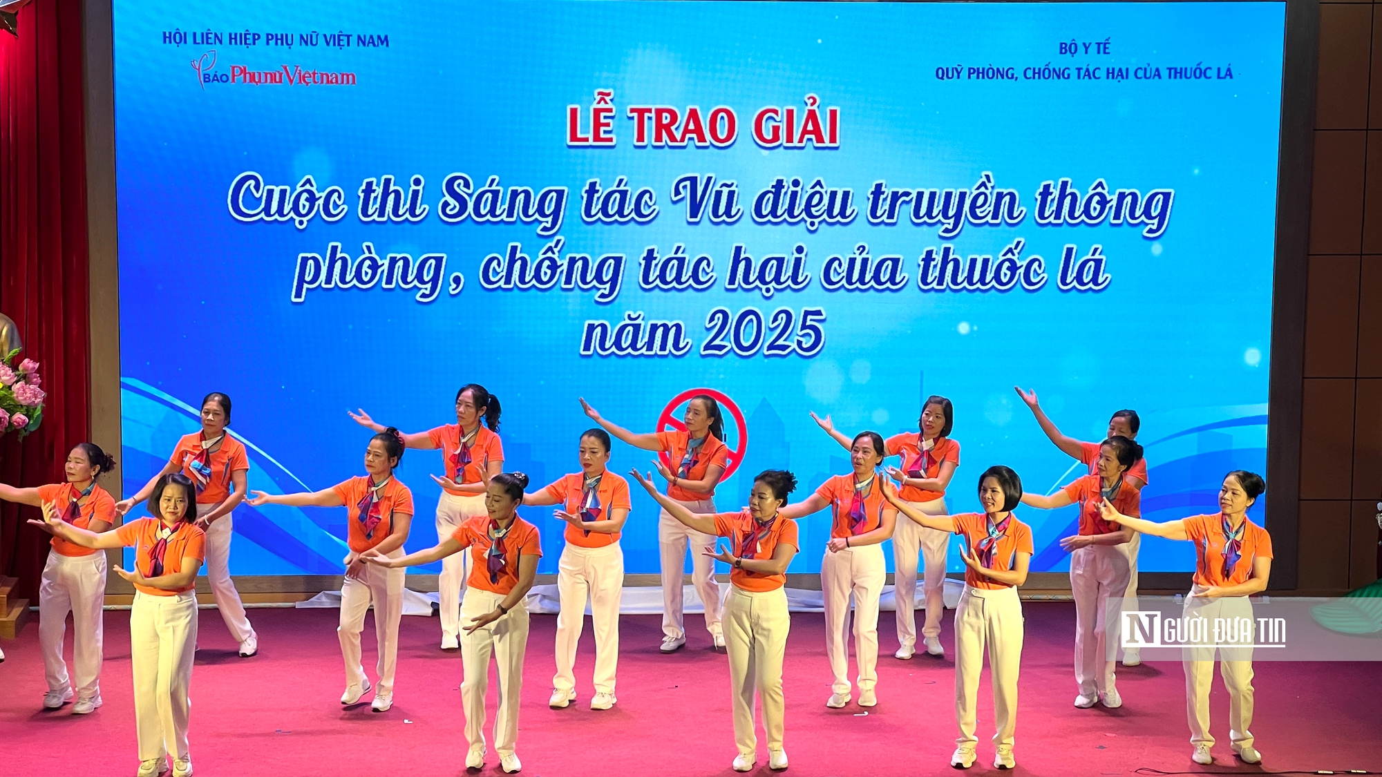 Sống khỏe không khói thuốc qua những điệu nhảy dân vũ - Ảnh 1.