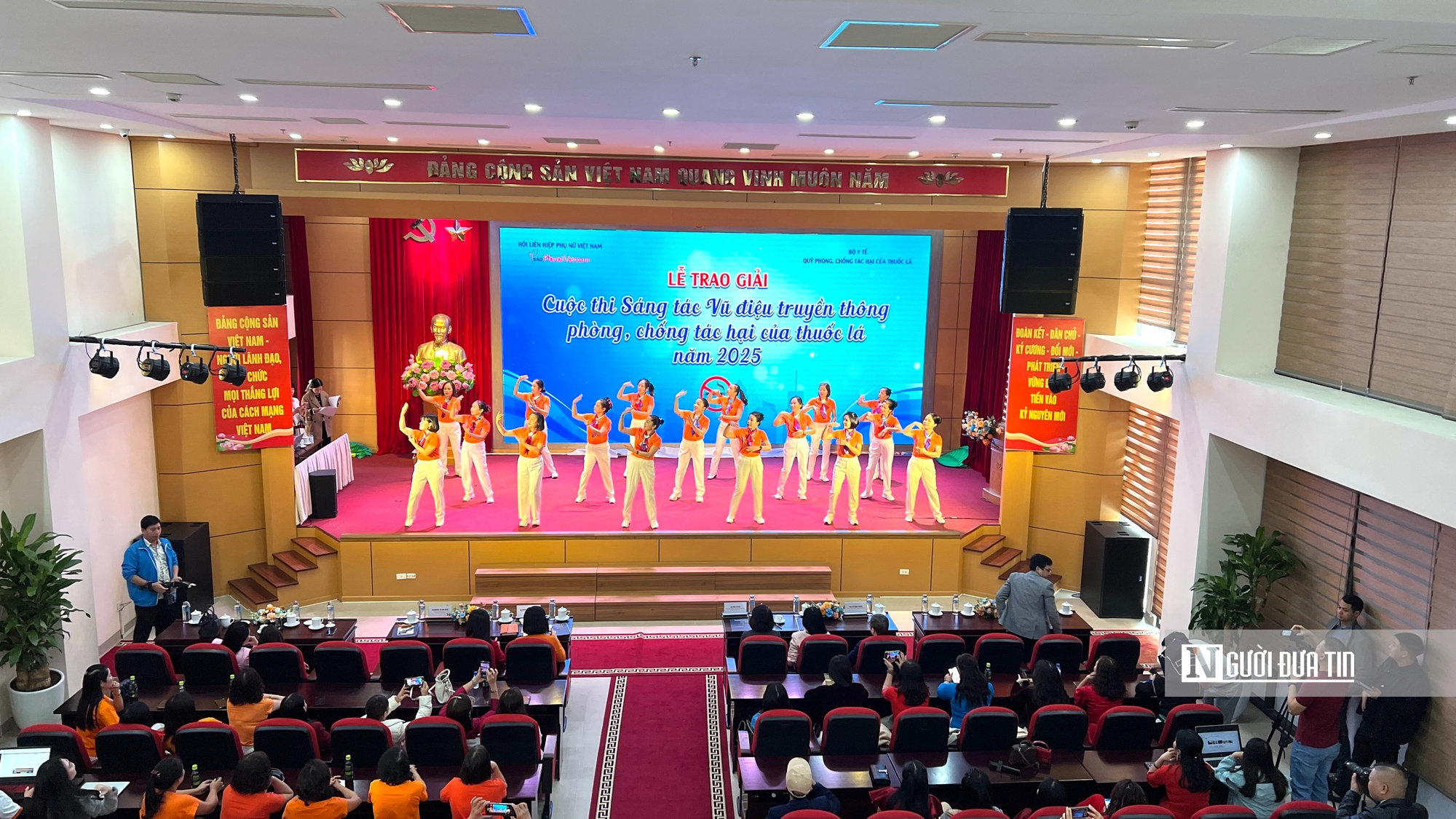 Sống khỏe không khói thuốc qua những điệu nhảy dân vũ - Ảnh 2.