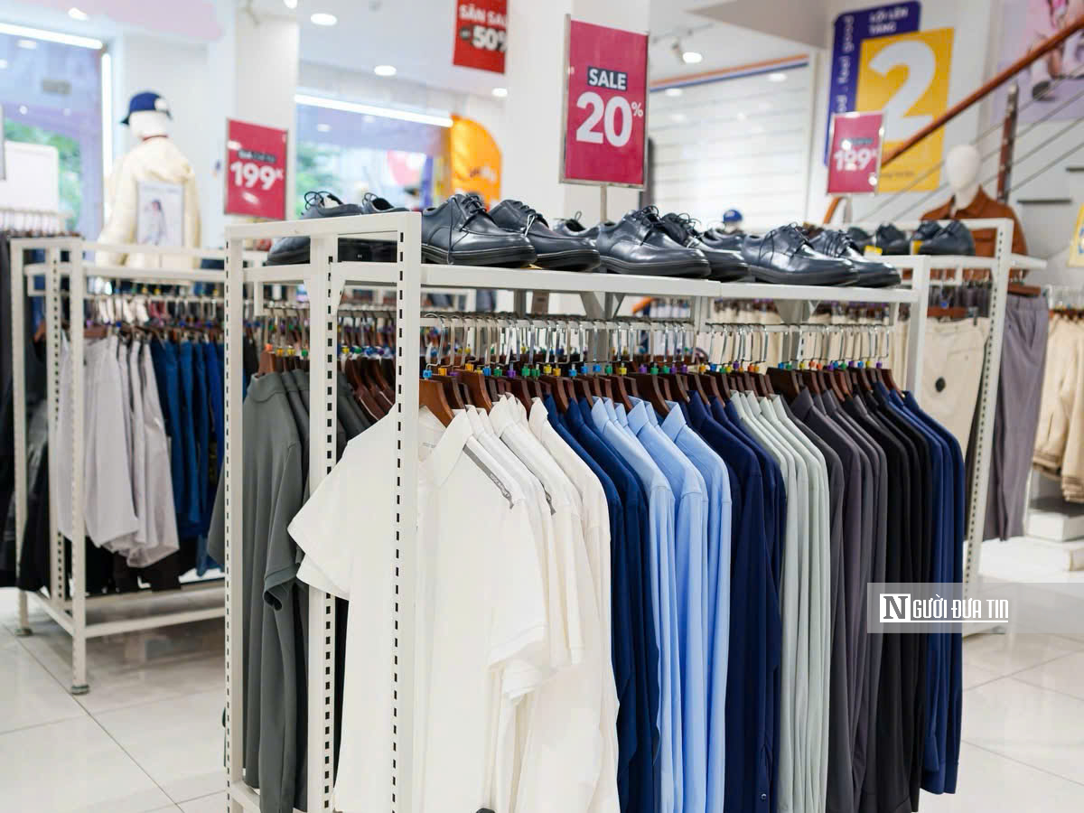 Black Friday 2025: Hà Nội nhộn nhịp, loạt cửa hàng đua giảm giá “sập sàn” - Ảnh 16.