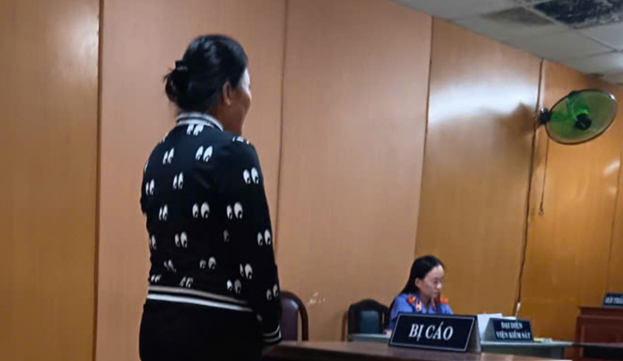 Cựu Phó giám đốc bật khóc khi nghe tòa tuyên án- Ảnh 1.