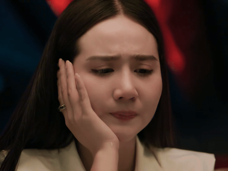 Nữ diễn viên đẹp tới mức cả giọt nước mắt rơi xuống cũng đẹp nao lòng- Ảnh 4. Nữ diễn viên đẹp tới mức cả giọt nước mắt rơi xuống cũng đẹp nao lòng- Ảnh 4.