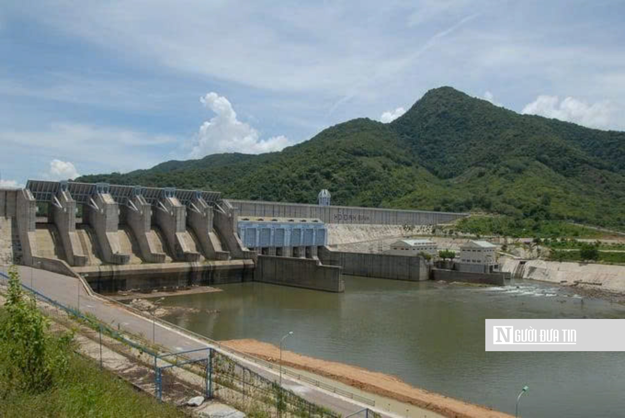 Gia Lai điều tiết nước hồ chứa, chủ động ứng phó với bão số 15- Ảnh 2.