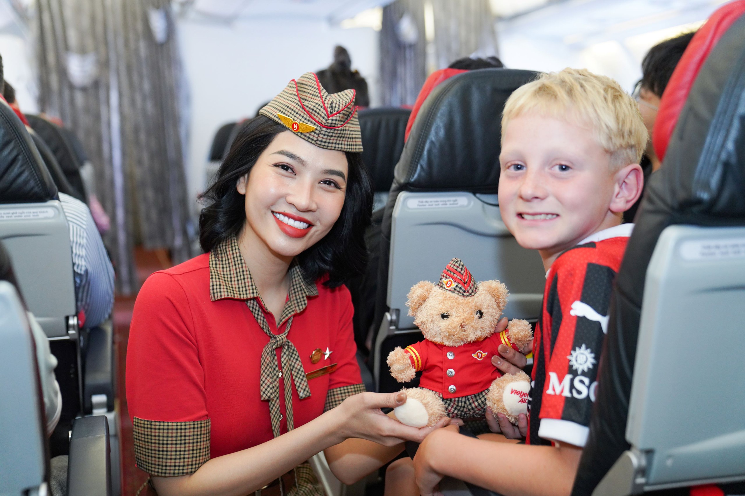 Bay Vietjet, mua sắm tại Lotte Duty Free Hàn Quốc để nhận ưu đãi siêu hấp dẫn - Ảnh 1.