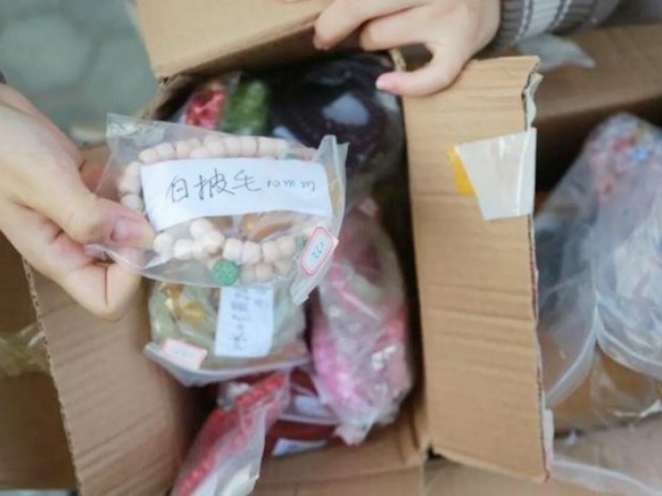 Ngủ ngật trên xe buýt, cụ ông 70 tuổi bỏ quên bọc tiền hơn 10 tỷ đồng và cái kết bất ngờ - Ảnh 2.