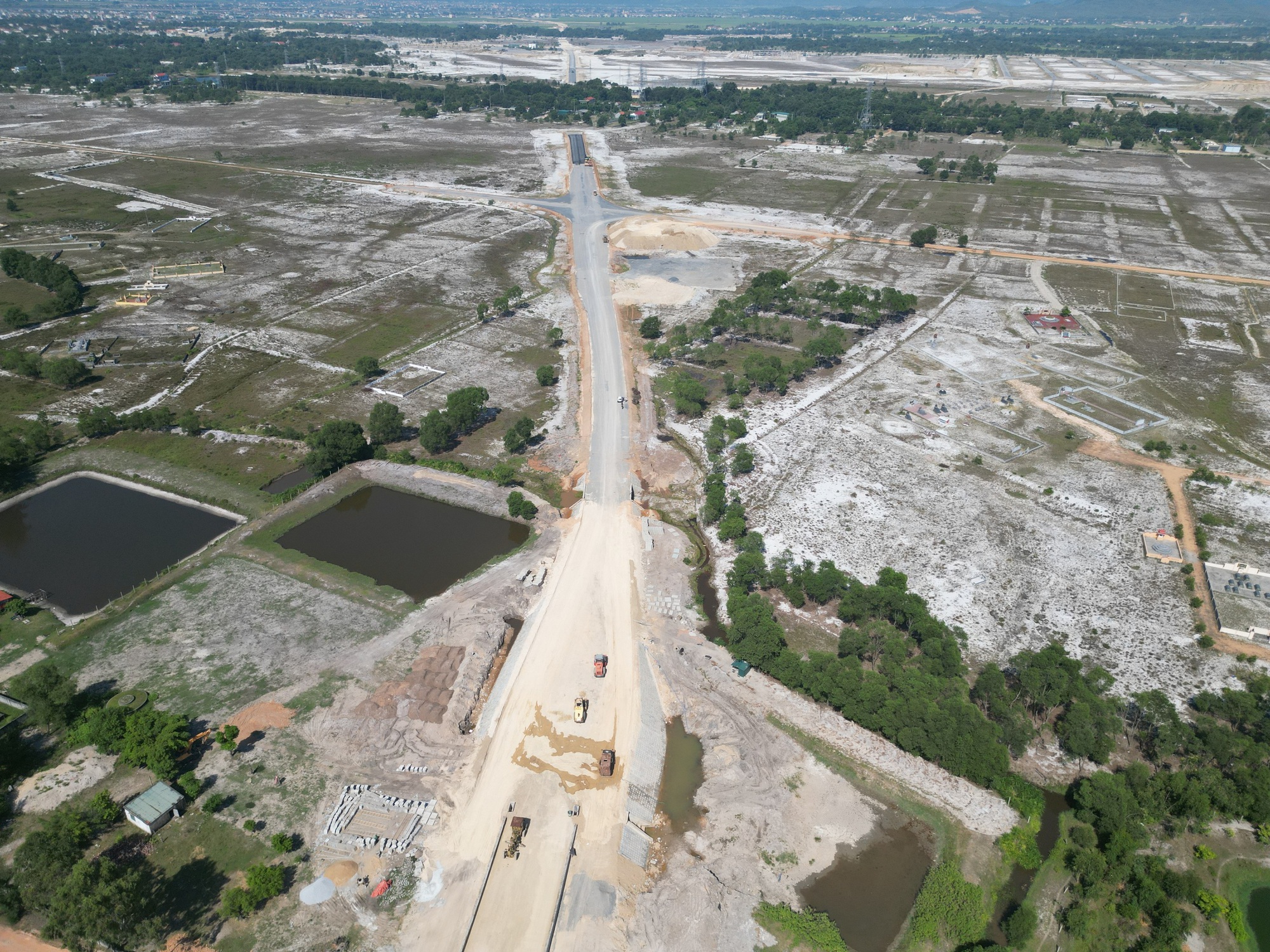 2 dự án ở Quảng Trị vướng mắc về mặt bằng kéo dài, Bộ Xây dựng đề nghị xử lý dứt điểm - Ảnh 1.