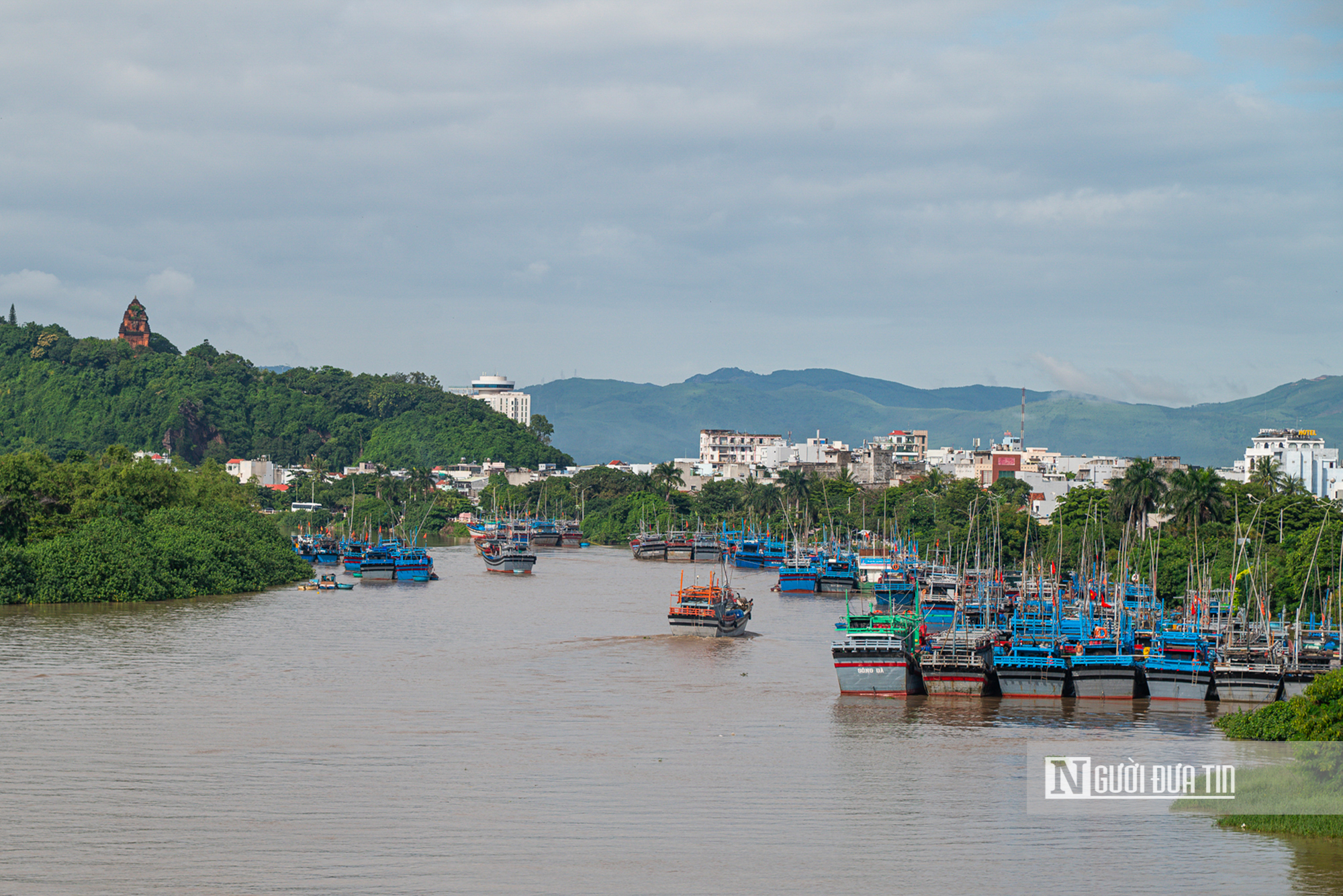 Ứng phó với bão số 15, Gia Lai, Đắk Lắk kêu gọi tàu thuyền khẩn trương vào bờ tránh bão - Ảnh 3.