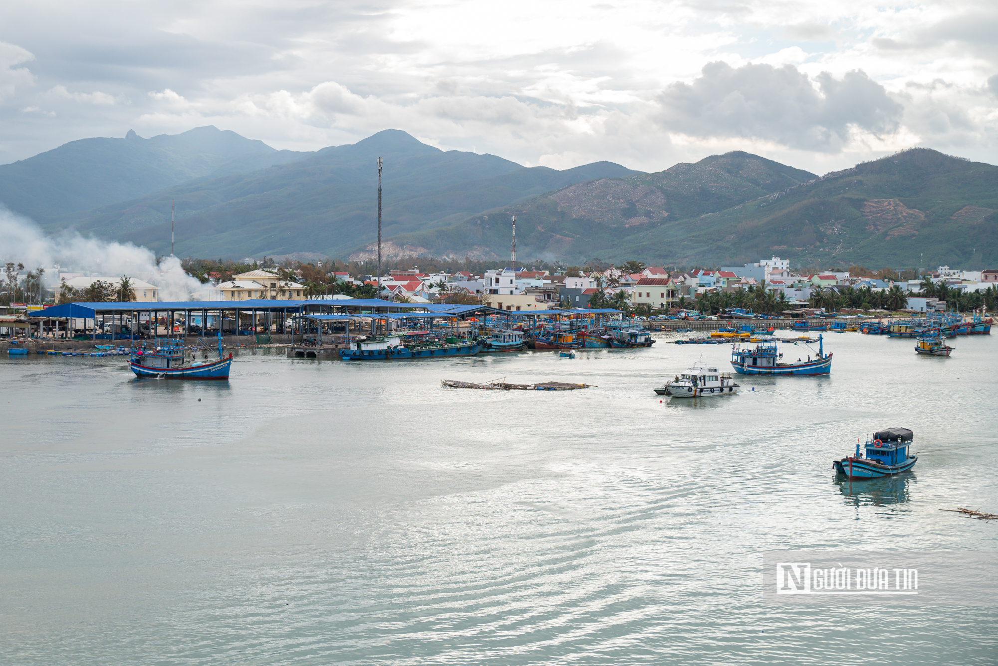 Ứng phó với bão số 15, Gia Lai, Đắk Lắk kêu gọi tàu thuyền khẩn trương vào bờ tránh bão - Ảnh 1.