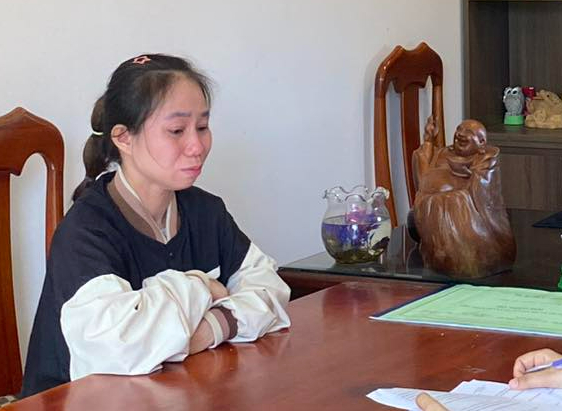 Khởi tố giáo viên và bảo mẫu nhiều lần đánh trẻ tự kỷ - Ảnh 2.