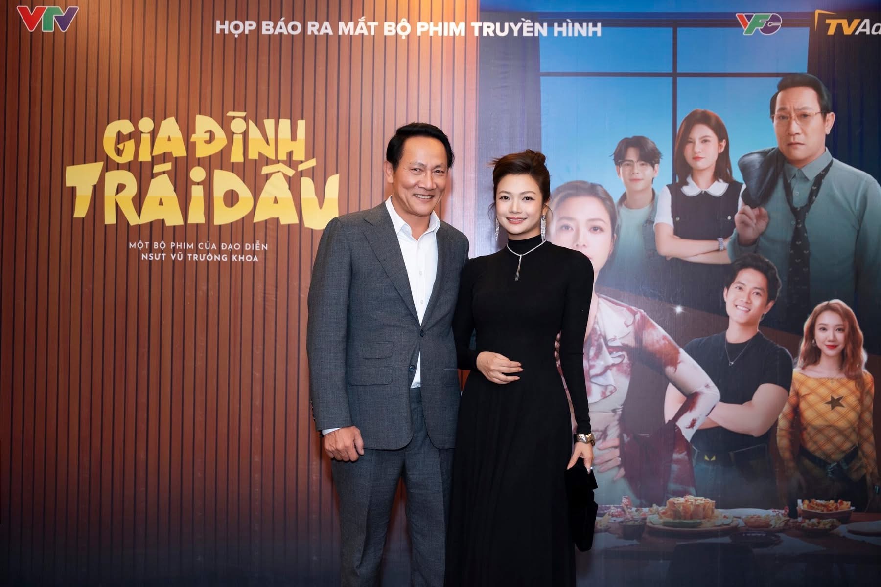 NSƯT Kiều Anh gây chú ý với vẻ đẹp mặn mà, cuốn hút ở tuổi U50 - Ảnh 2.