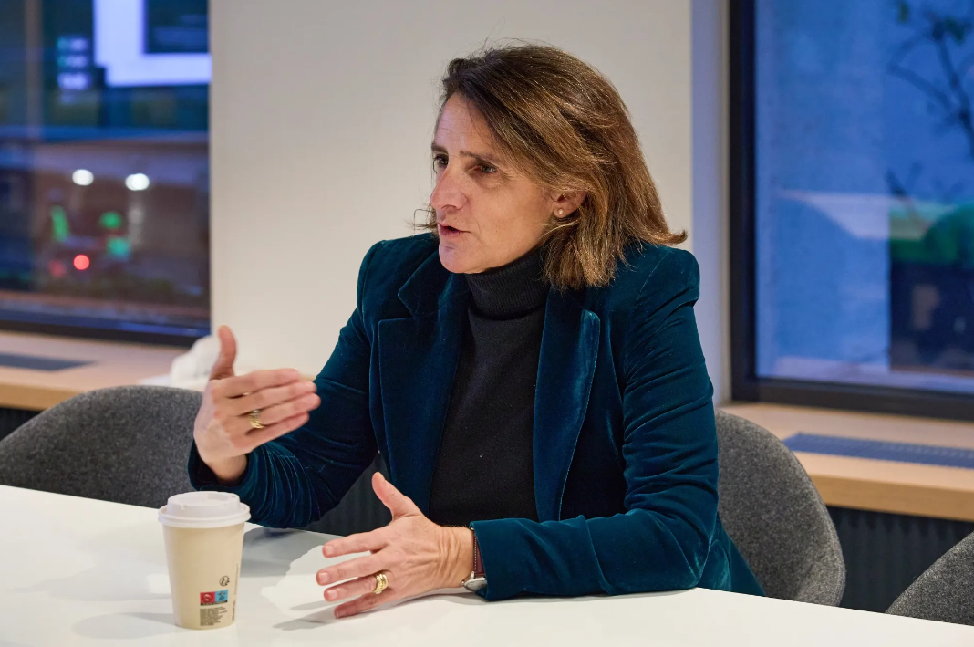 EU tuyên bố cứng rắn: Quy tắc kỹ thuật số không phải để đàm phán - Ảnh 1.