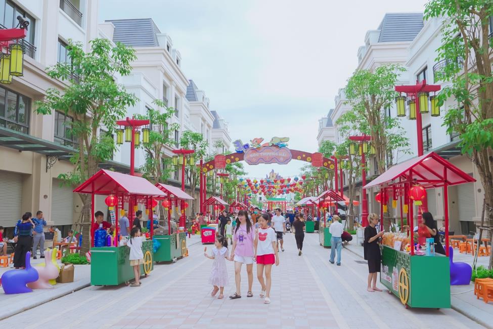 Phố thương mại quốc tế đầu tiên tại Móng Cái có tiềm năng đón triệu lượt khách nhờ vị trí đắc địa - Ảnh 2.