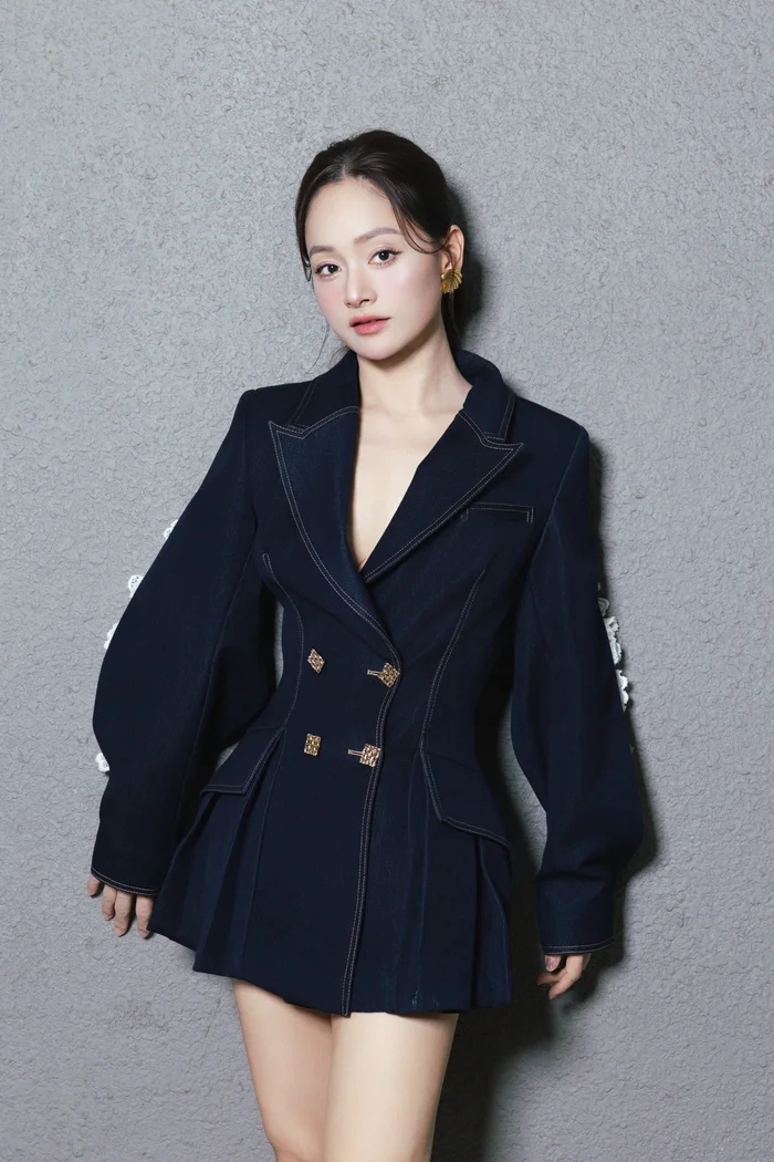 Bị hỏi chuyện chồng cũ, Lan Phương đáp một câu khiến dân mạng gật gù - Ảnh 1.