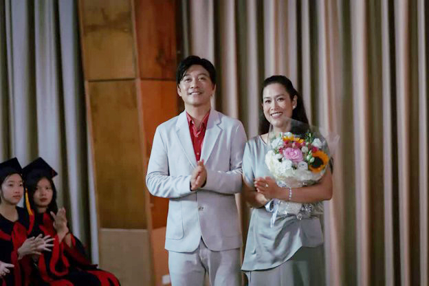 Nữ diễn viên của "Phía trước là bầu trời" tái xuất điện ảnh, U50 trẻ trung đầy cuốn hút - Ảnh 4.